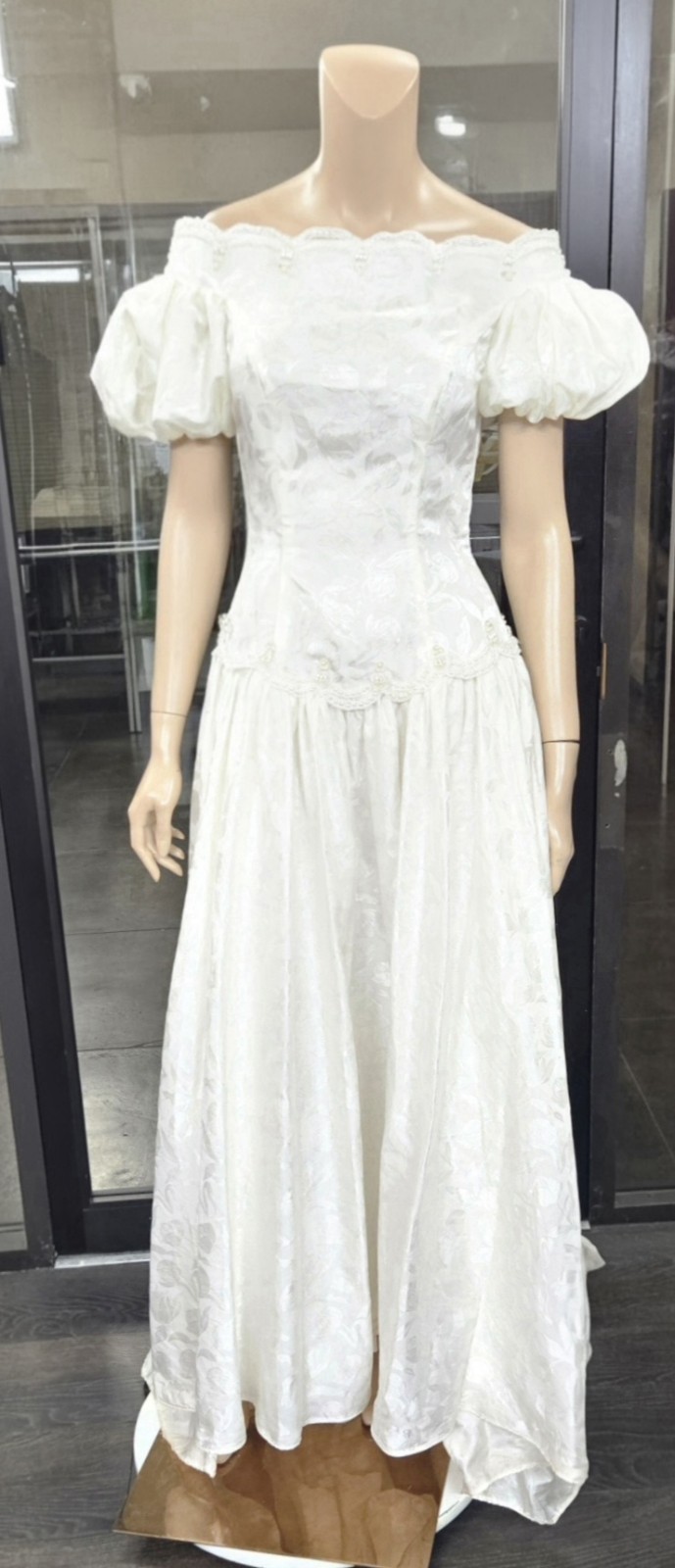 Unbranded Vintage 80s 90s White Jacquard satin regency style Wedding Dress sz 6