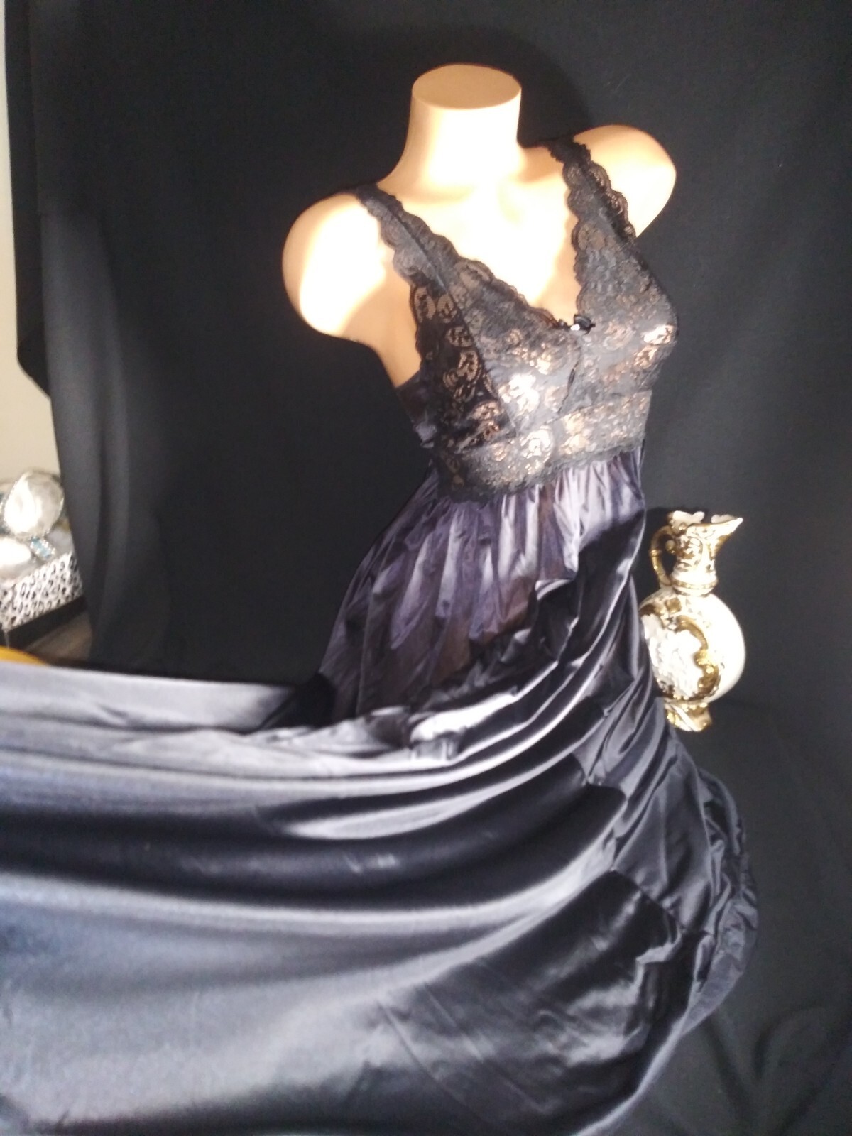 Vtg Shadow line Silky Black BUTTER SOFT Peignoir Nightgown Negligee Gown