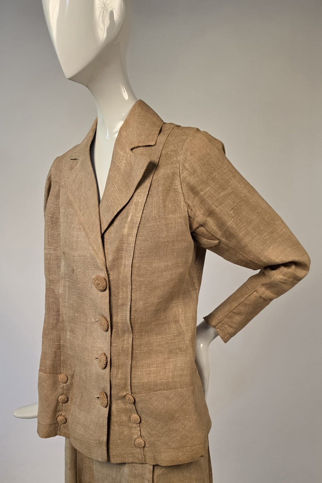 EDWARDIAN 2 PC BUTCHER’S LINEN WALKING SUIT DRESS W KNIT COVERED BUTTON DETAIL