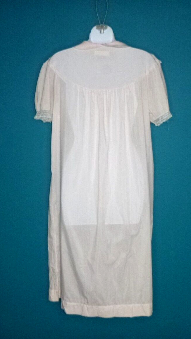 Vtg Barbizon Blendaire Batiste Robin Style Short Nightgown Pink Lace Trim Sz M
