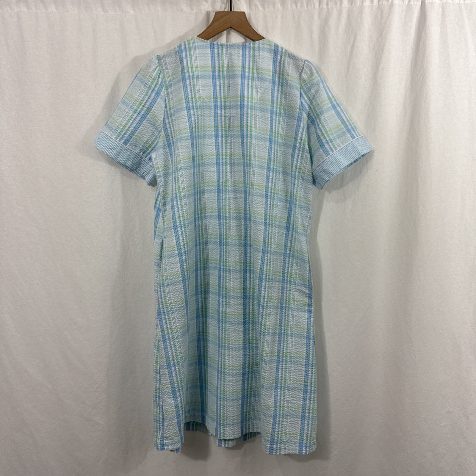 Vintage Miss Elaine Woman’s Nightgown M White Waffle Snap Dress Floral Detail