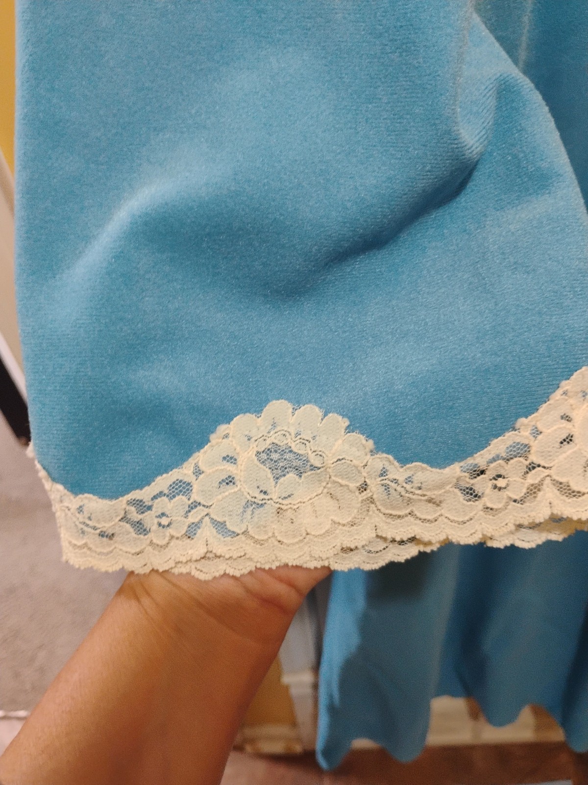 Vintage Valor Blue Merville Robe Medium 12-14