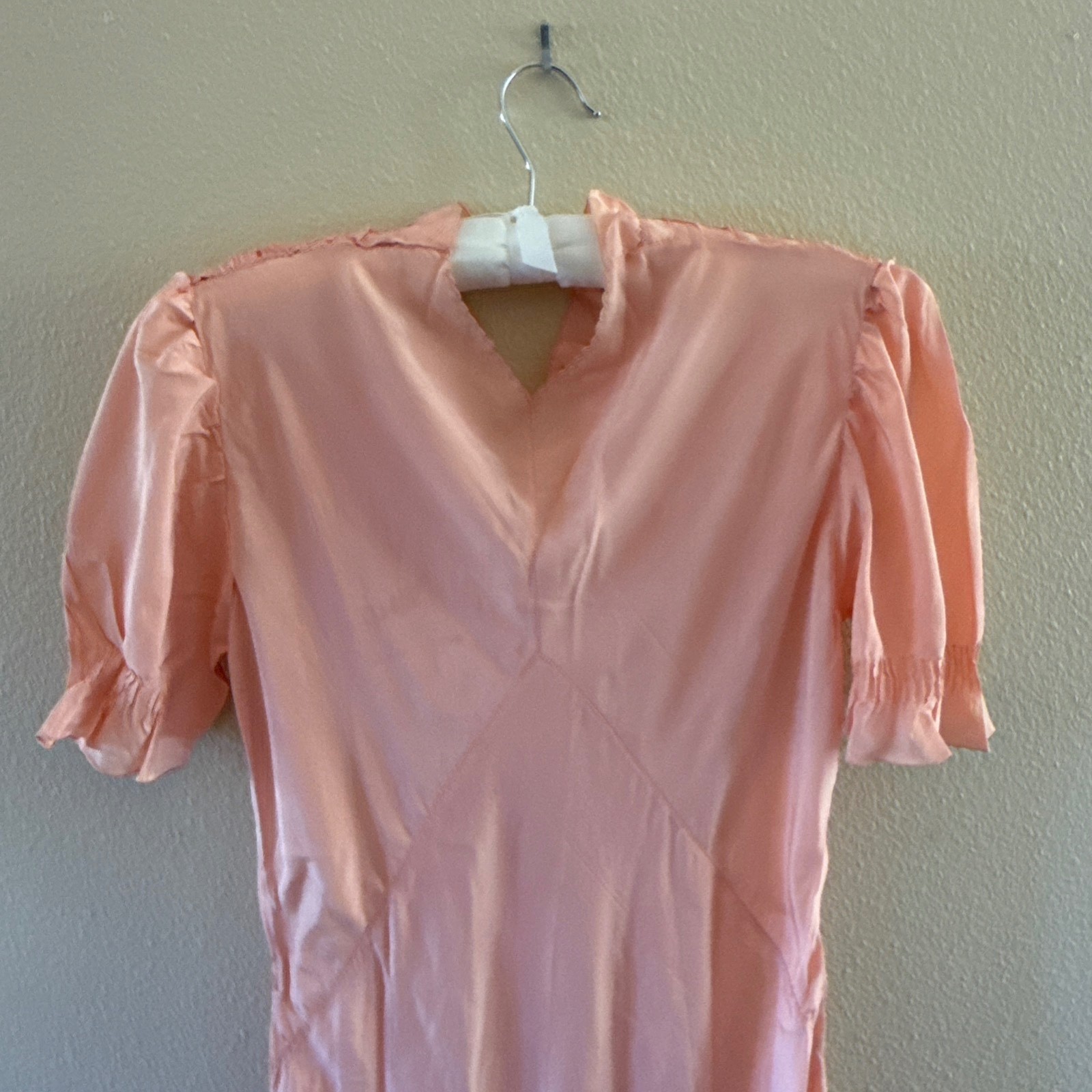 Vintage 1940&rsquo;s Italian 100% Silk Handmade Peach/Pink/Coral Nightgown Never Worn