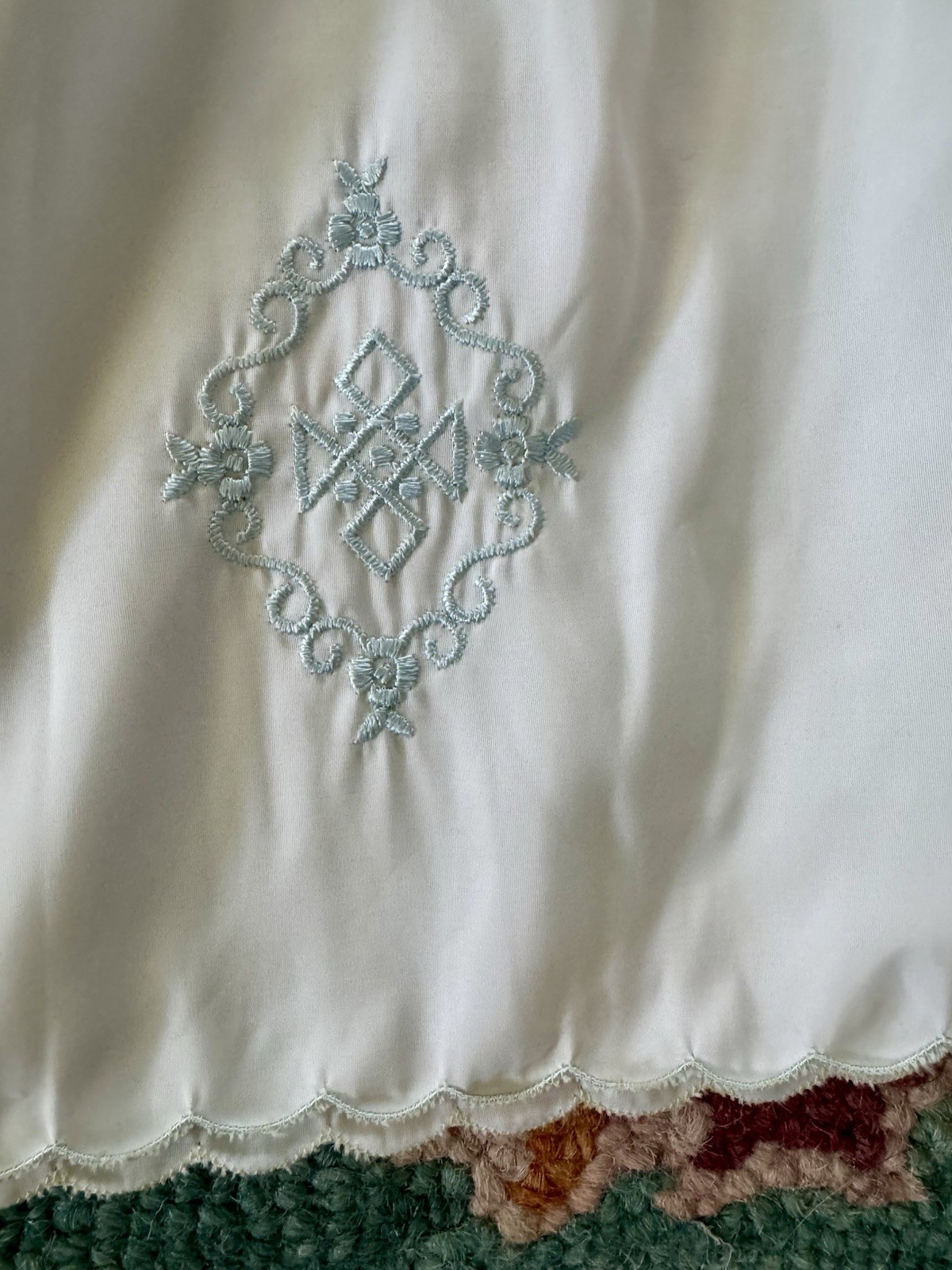 Vtg 60s Odette Barsa White Blue Embroidered Floral Half Slip S/M Cottage As Is