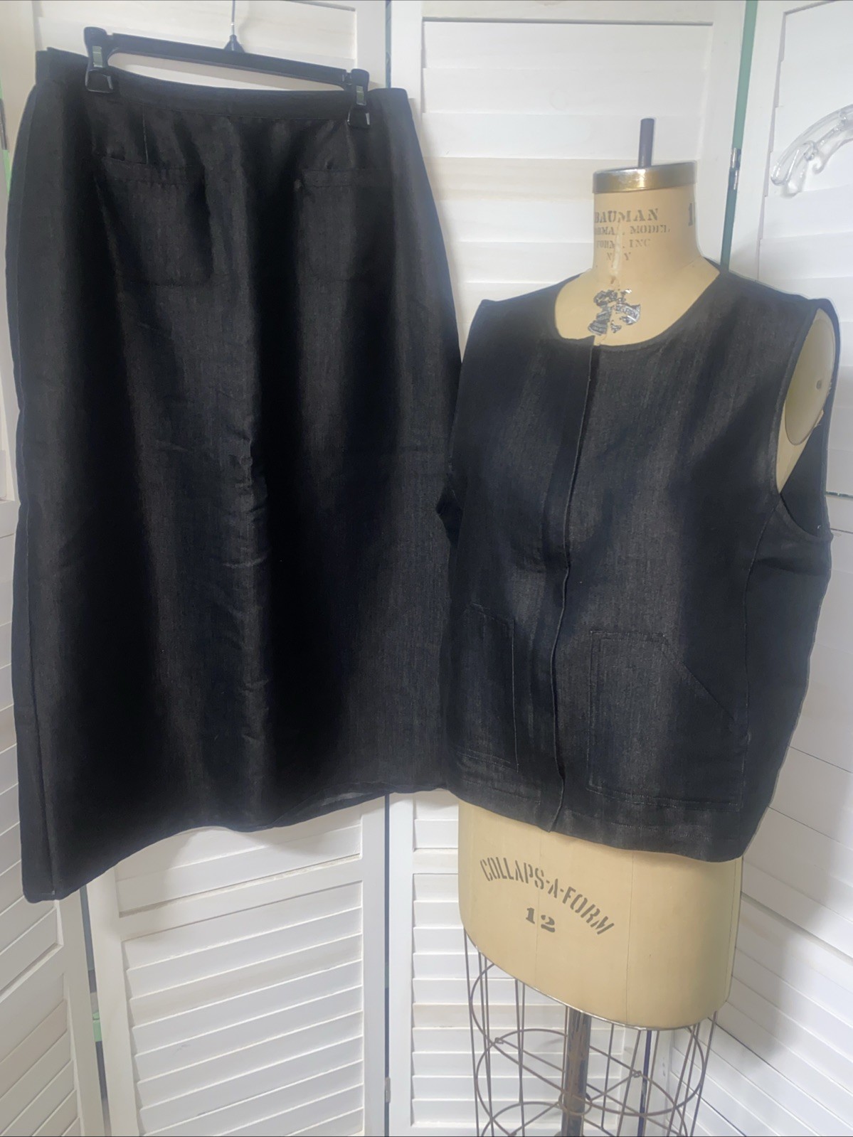 80s 2 Piece Skirt Vest Top Set Women’s Size 16 Black Velvet Rayon Blend