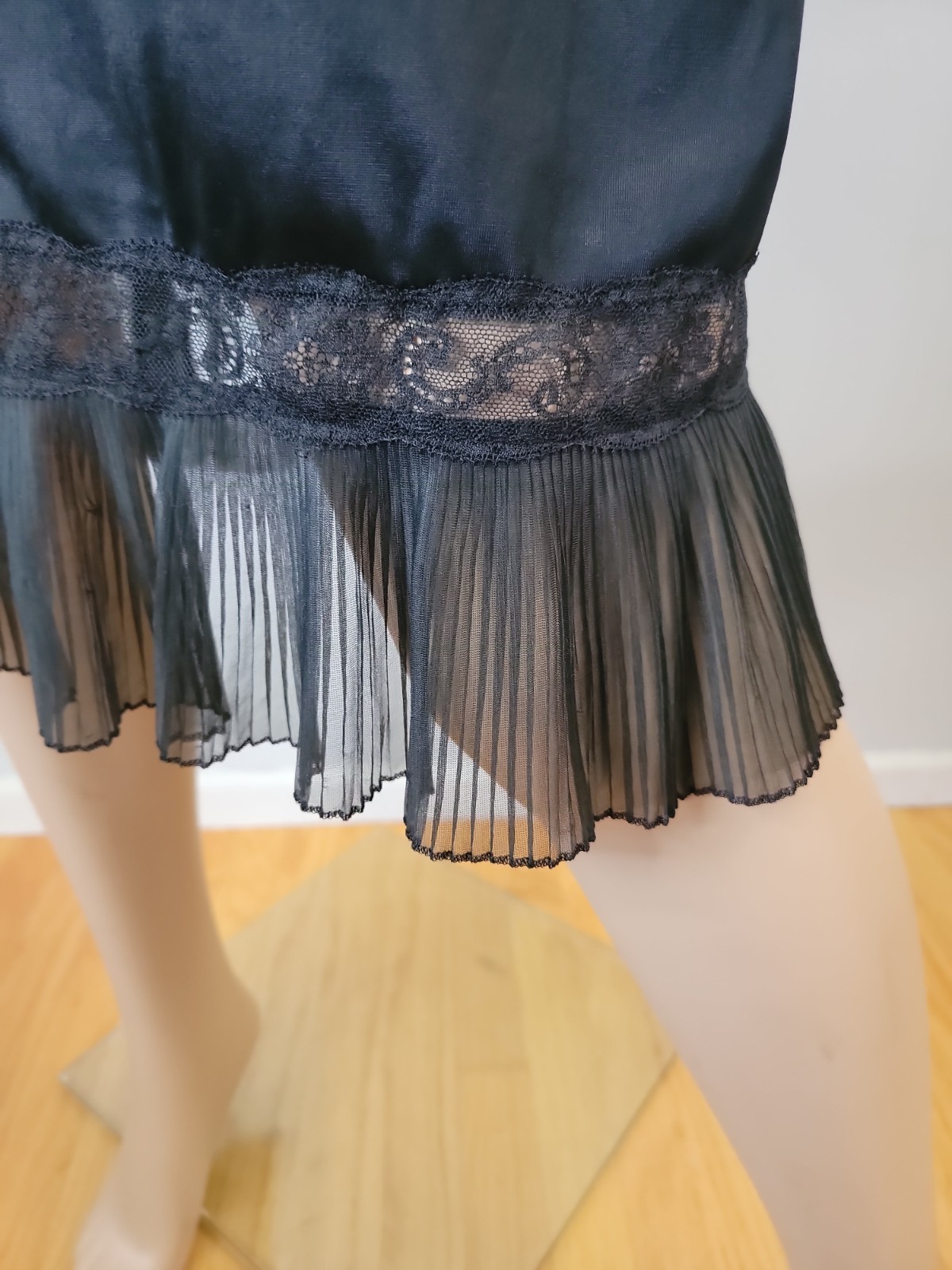 Vintage Charmode All Nylon Black Full Slip Pleat/Lace Det. Size 36 Tall