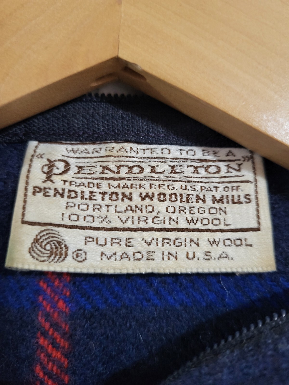 Vtg Pendleton Womans Pancho Navy Plaid 100% Virgin Wool USA Made Classic RARE
