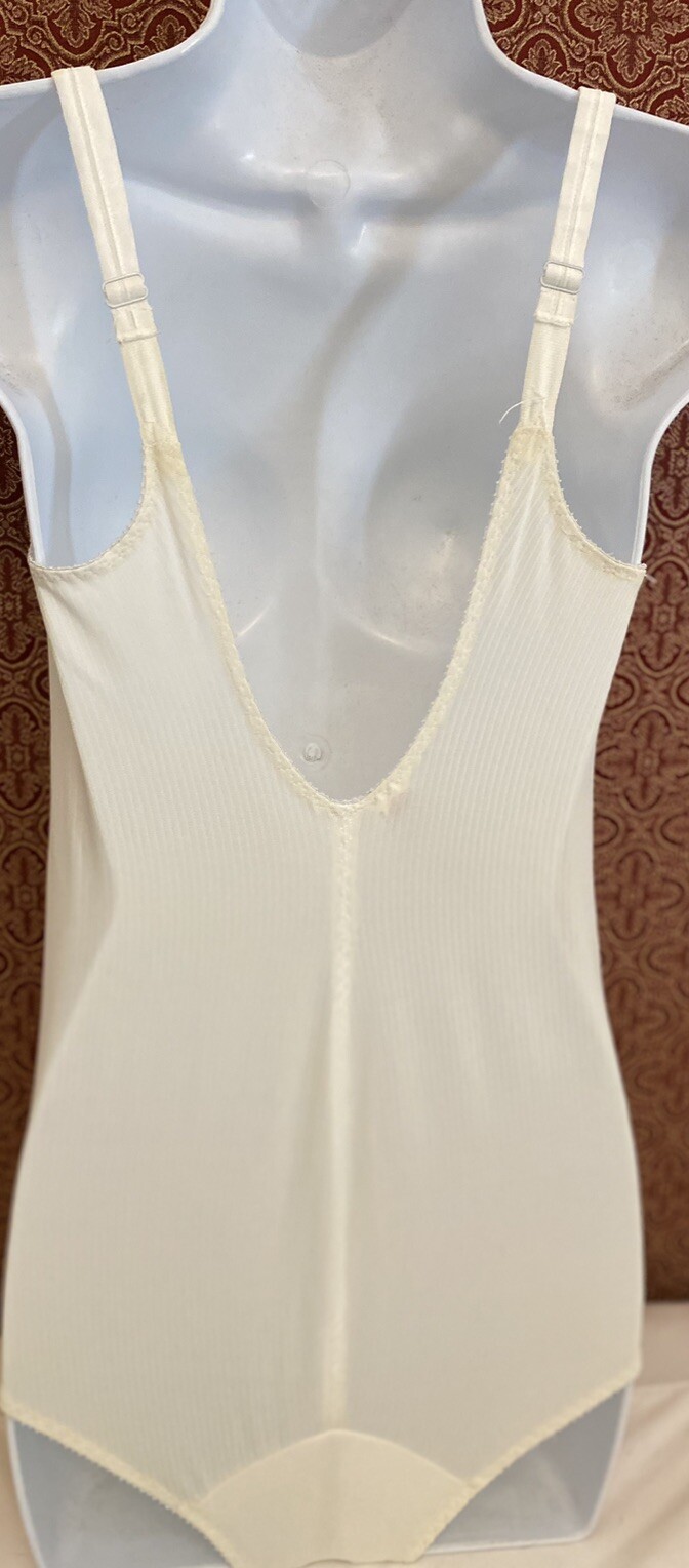 Vintage Montgomery Ward White Nylon One Piece Shaper Style 40C