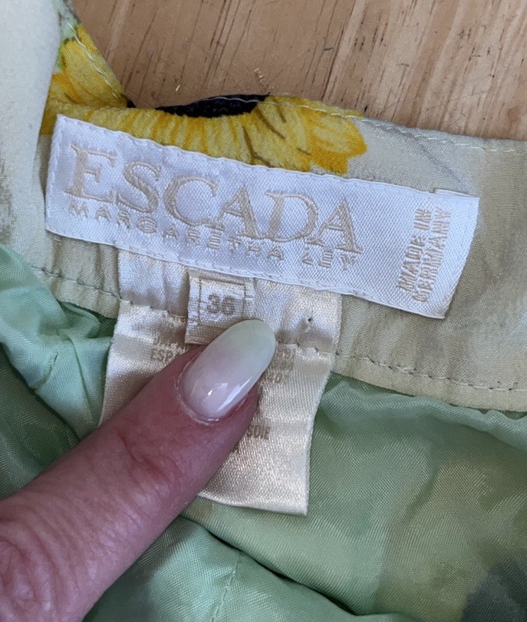 Vintage ESCADA 100% Silk Lined Sunflowers 🌻 Flowy Shorts Germany Made Sz 36 6