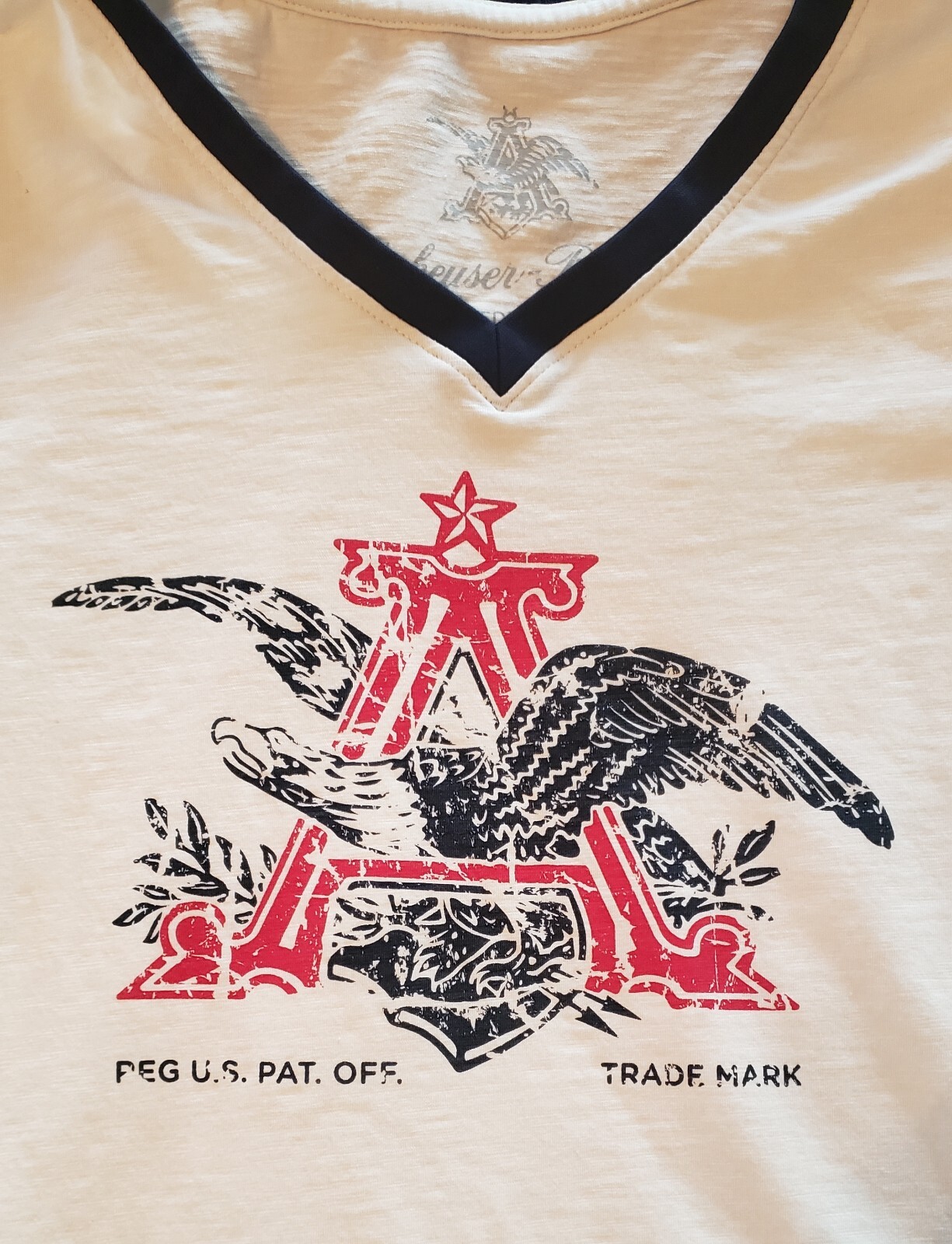 Womens V-Neck Anheuser Bush T-Shirt VTG Size Medium 95% Cotton 5% Spandex