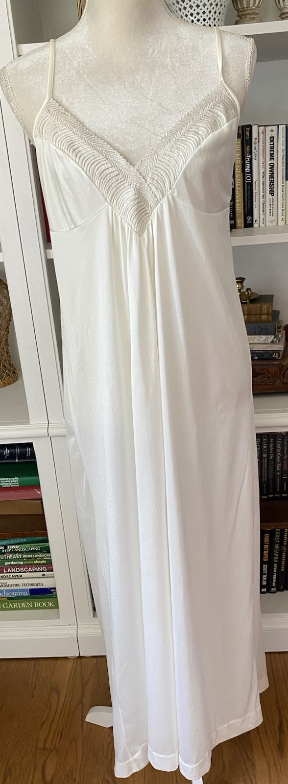 60s Lorraine Nylon Nightgown Spaghetti Strap Cream Ivory Nylon USA V Neck
