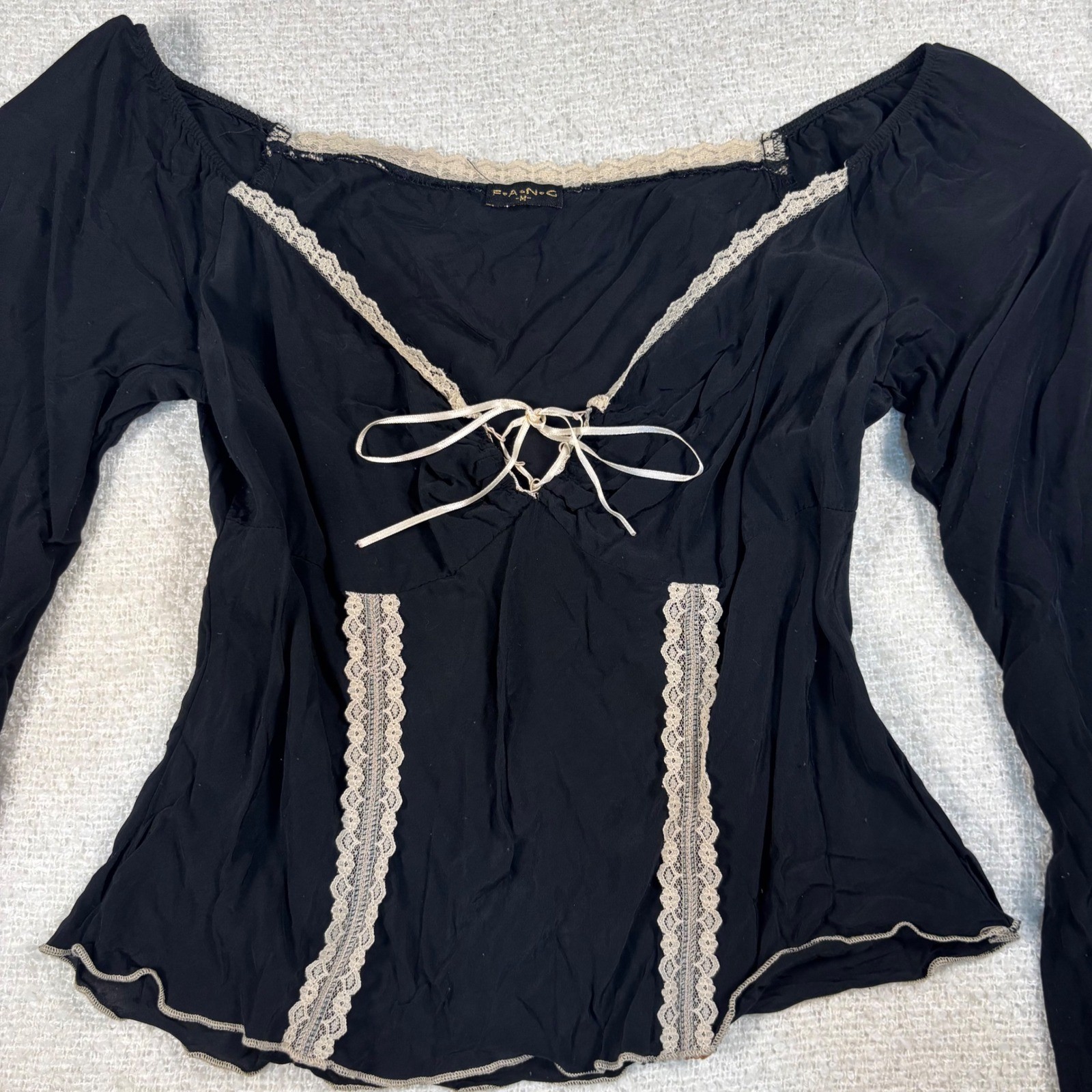 vintage Y2K fang black beige lace bow top ruffle fairy goth coquette milkmaid