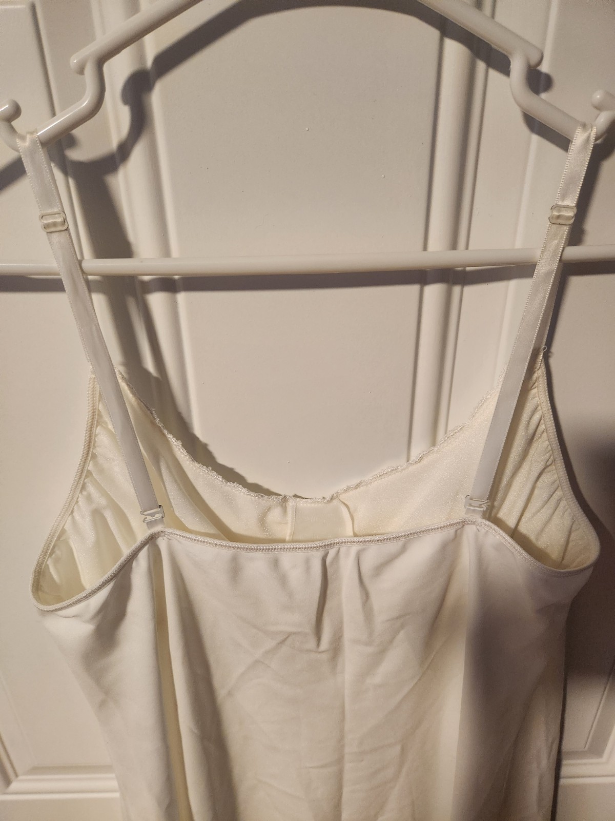 VTG Vanity Fair Ivory Polyester Lace Trim Full Slip Dress Size 40