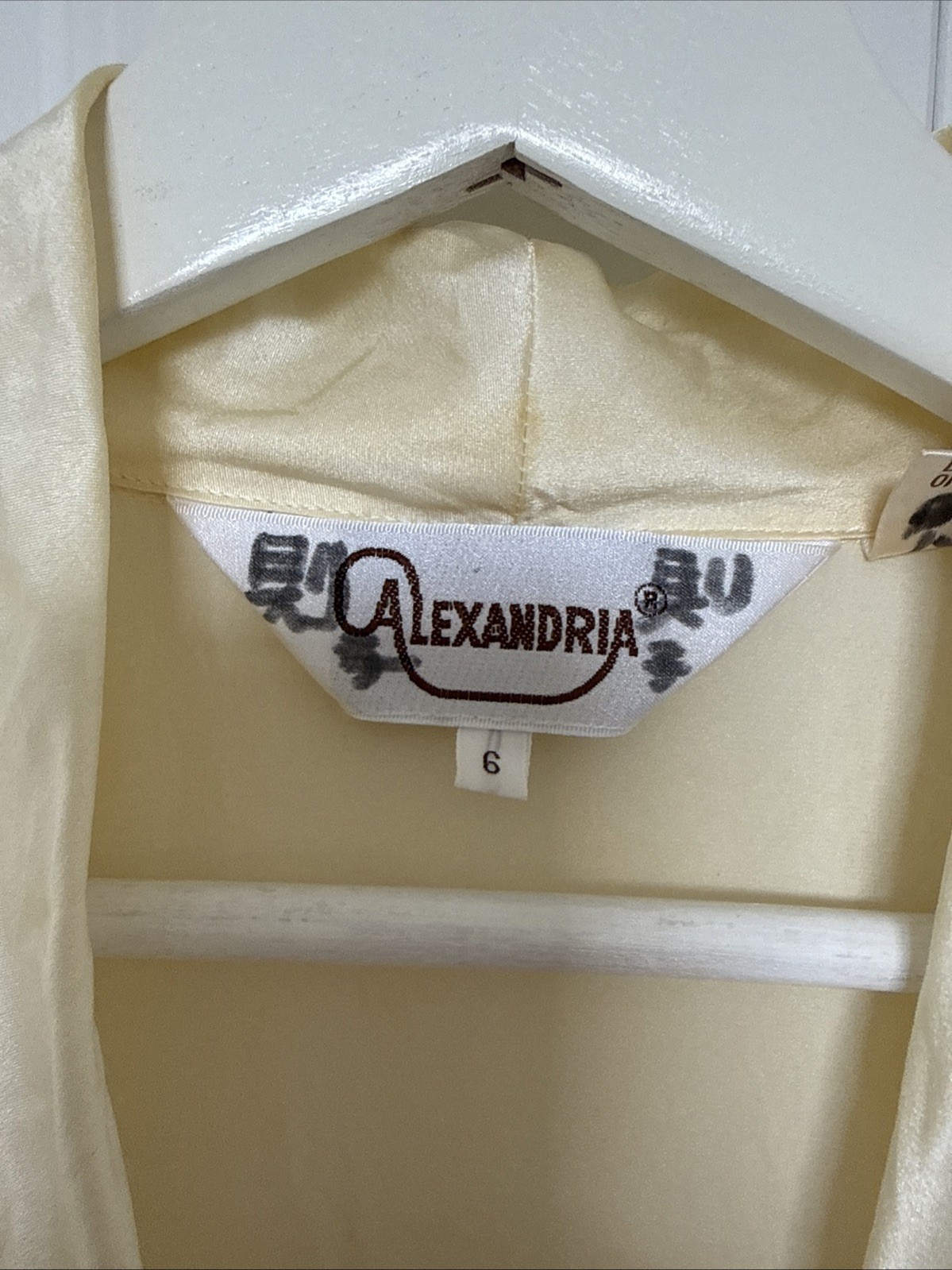Vintage Alexandria 100% Silk Blouse Cream Ivory Size 6 Luxury Longsleeve