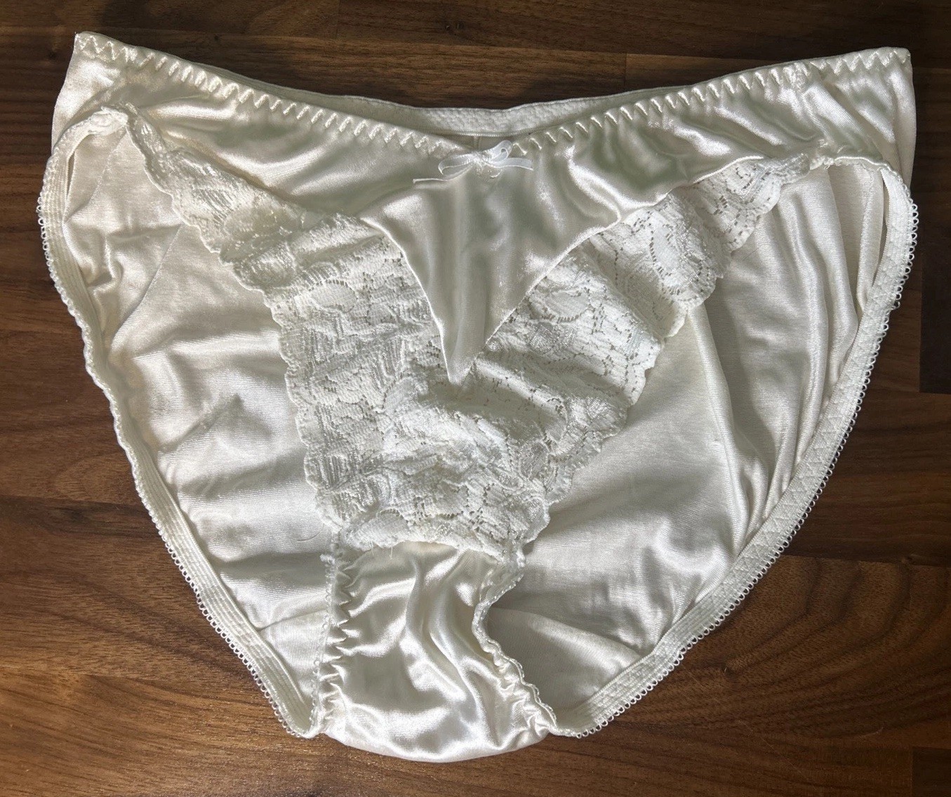 Vtg Maidenform Satin Rendezvous Bikini Panties Medium White Second Skin Shiny