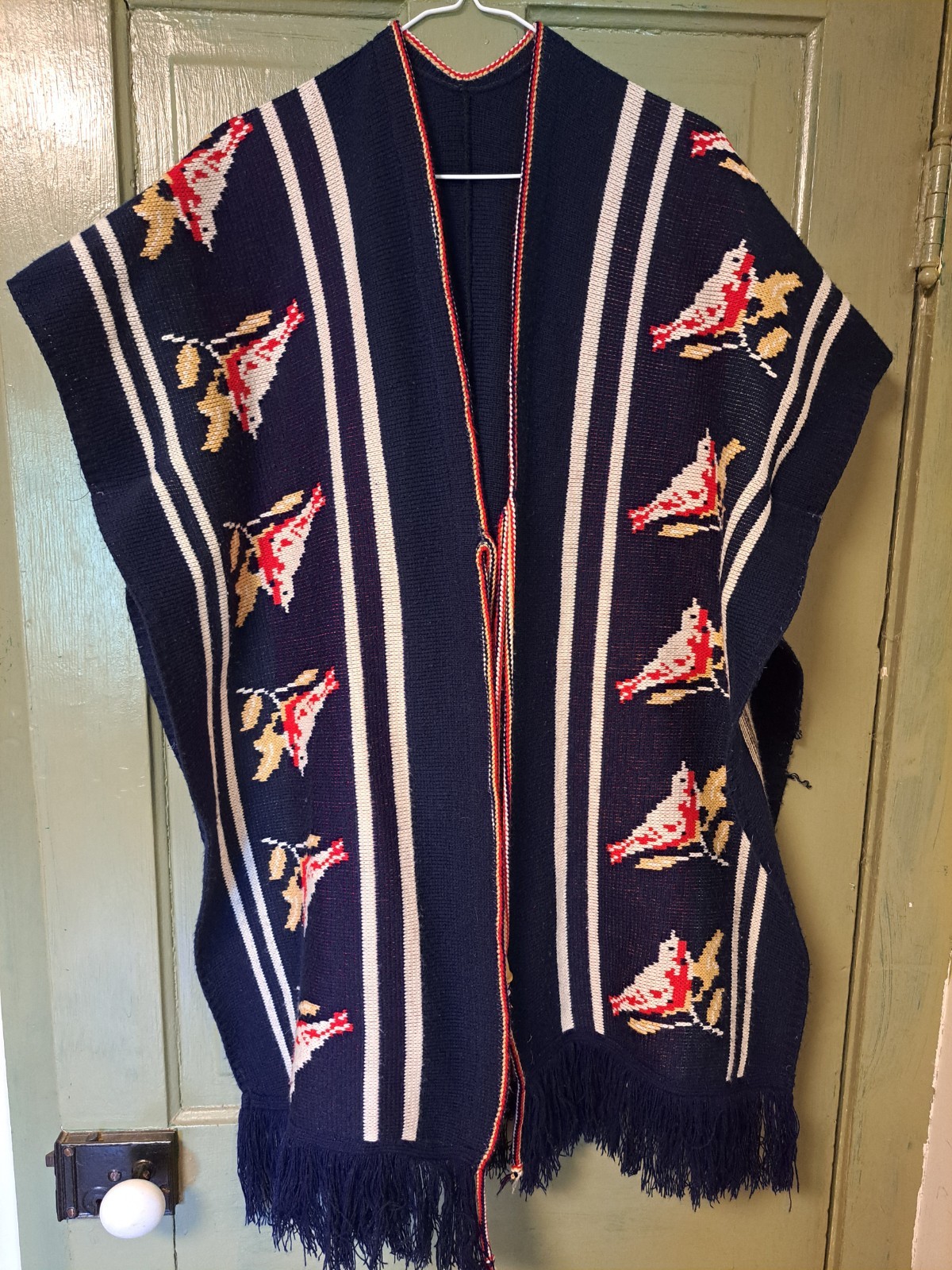 Vintage 1970&rsquo;s Bird Poncho Boho Southwestern Retro Festival Fringe Capelet Cape