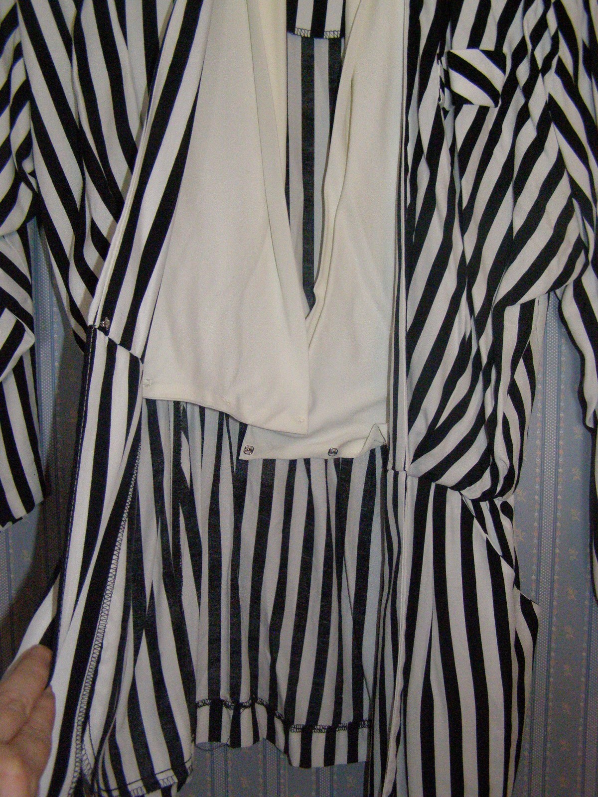 Vintage 90&rsquo;s black & white stripped AVANT GARDE top S M wrap style V-neck KWAI