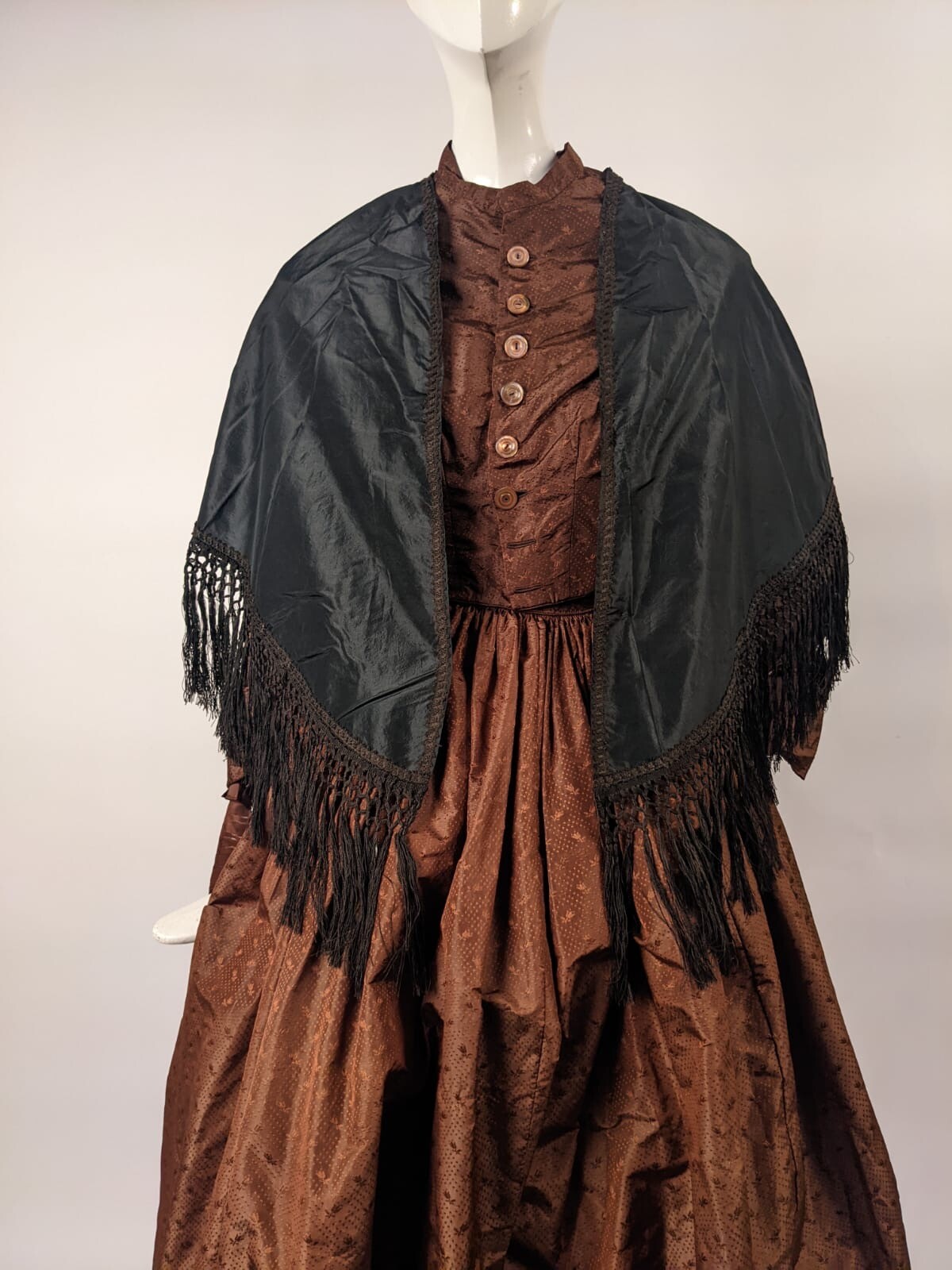 CIVIL WAR ERA 1860’S HAND SEWN BLACK SILK TAFFETA CAPE W SILK FRINGE TRIM