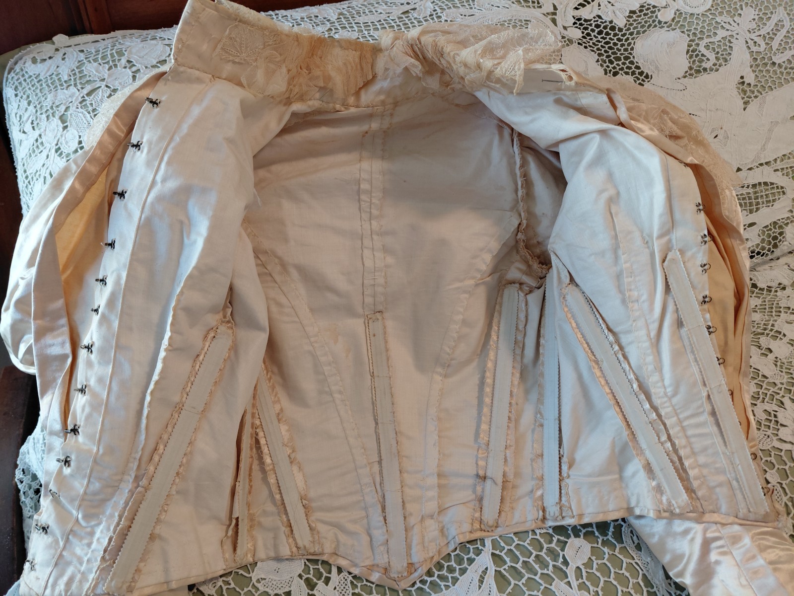 Antique 1890&rsquo;s Satin & Tambour Lace Dress Wedding Ball Gown Leg O Mutton Sleeves