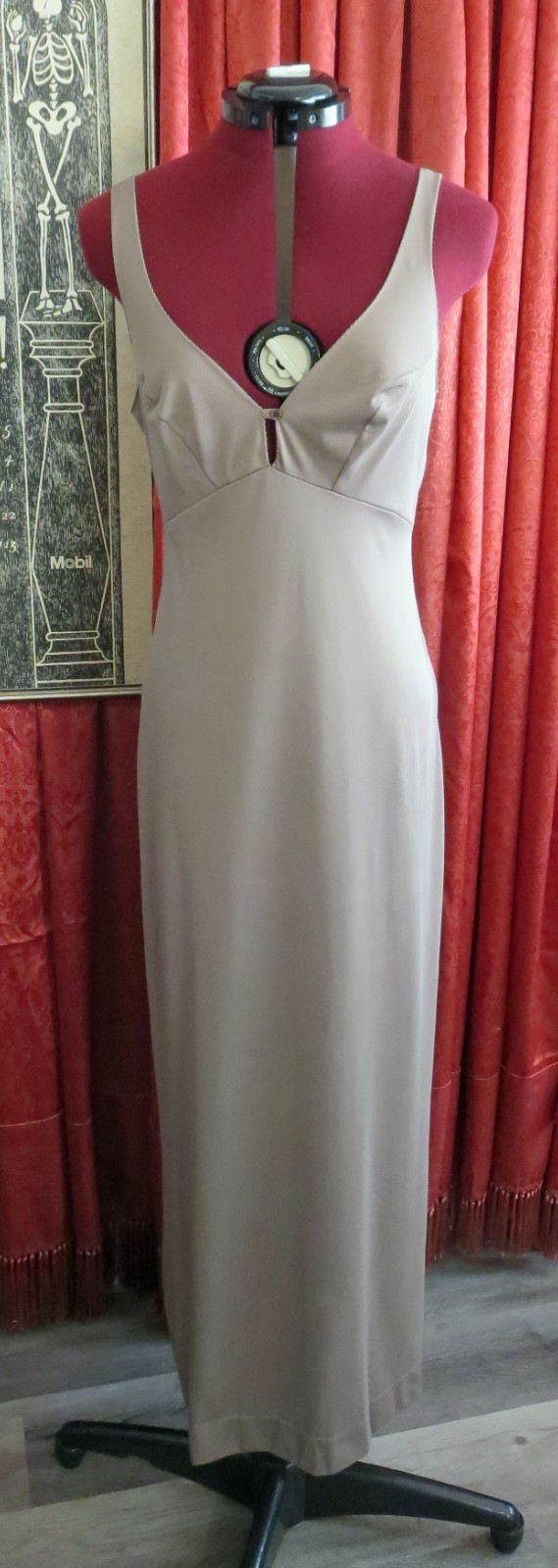 1970s Taupey Cool Brown Formfit Rogers Nightgown with Keyhole Bust