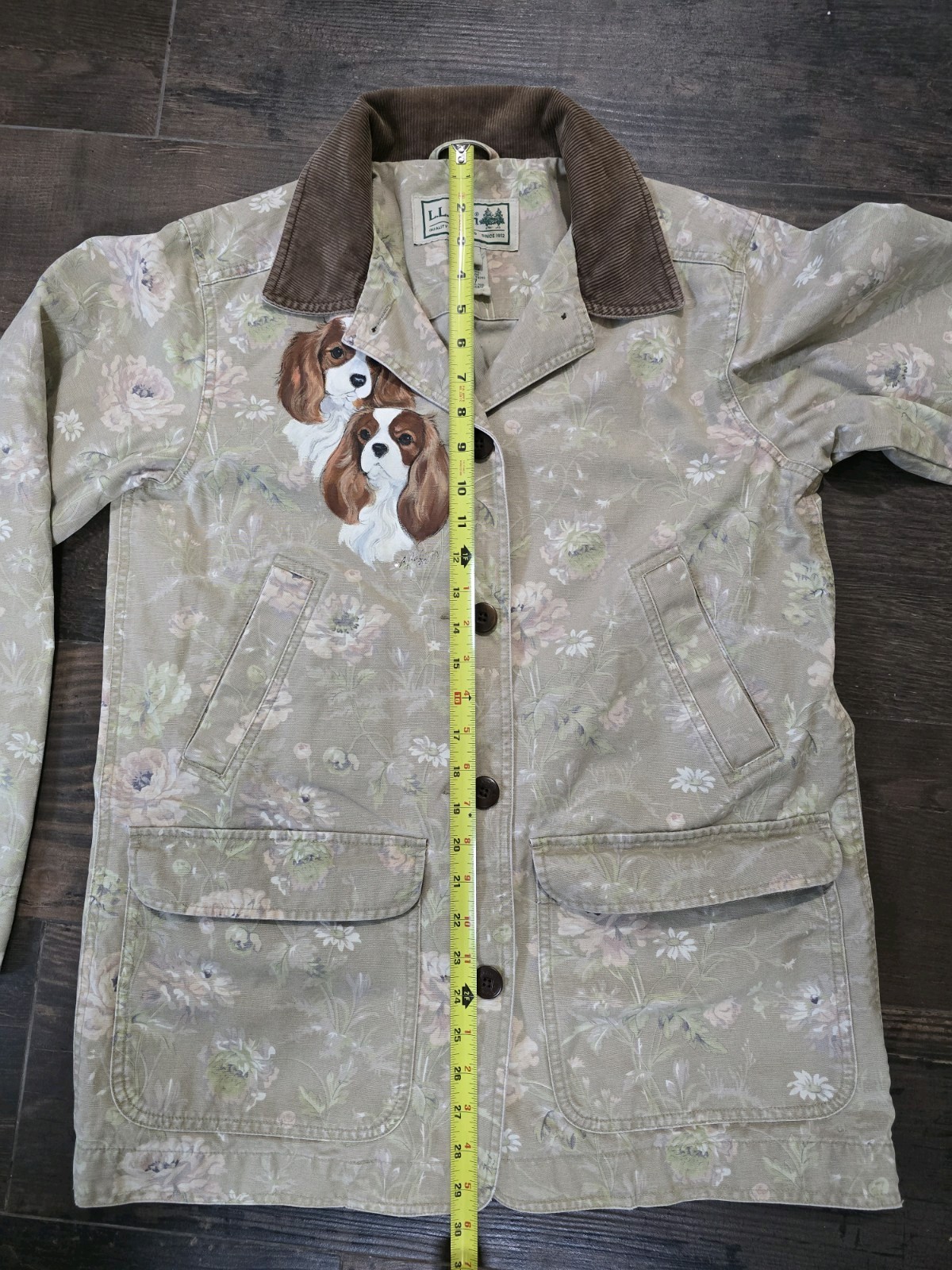 L.L. Bean chore coat jacket handpainted dogs beagles size small 0 AF T7 Carhart