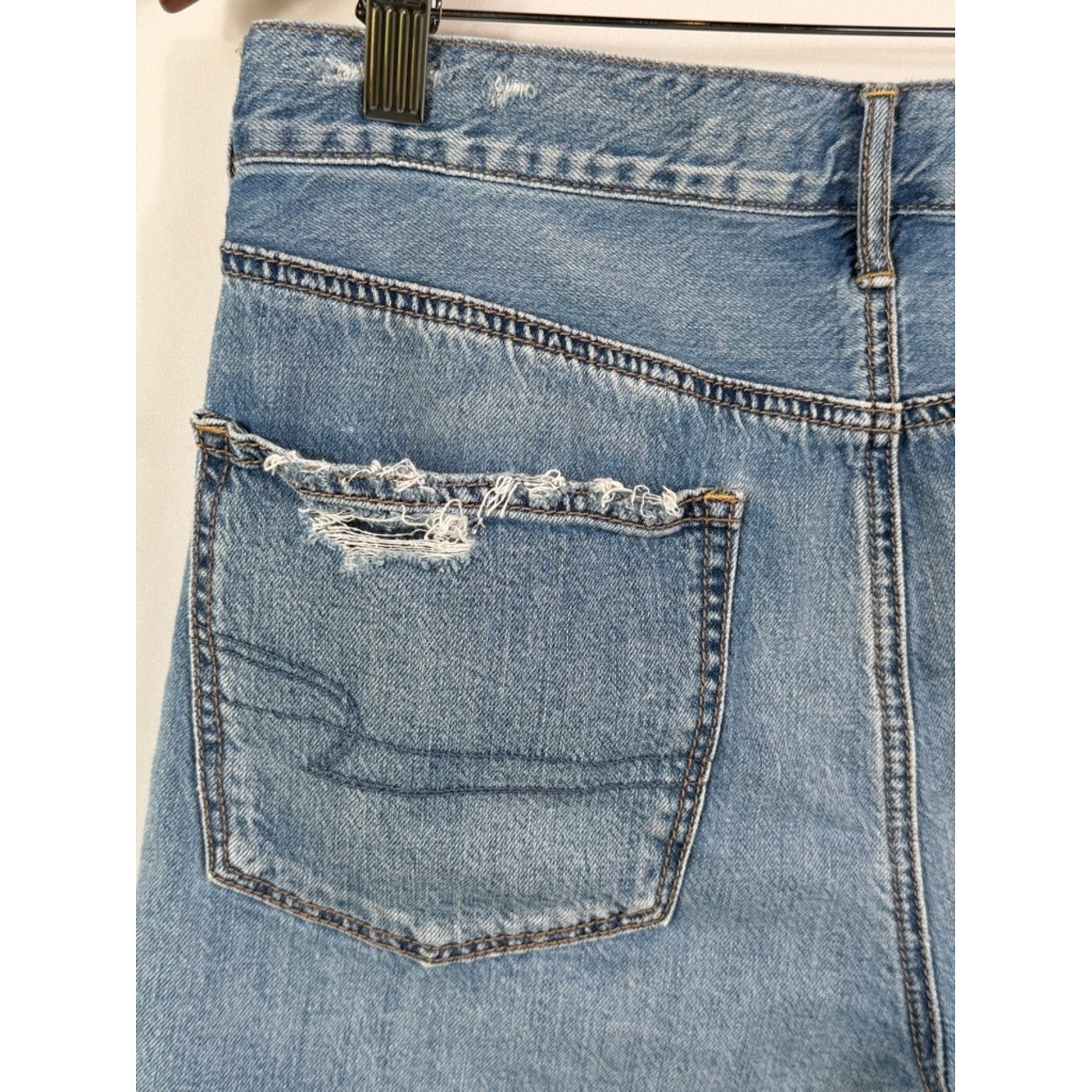American Eagle 90s Boyfriend Short Light Blue Distressed Denim. Womens Size 10