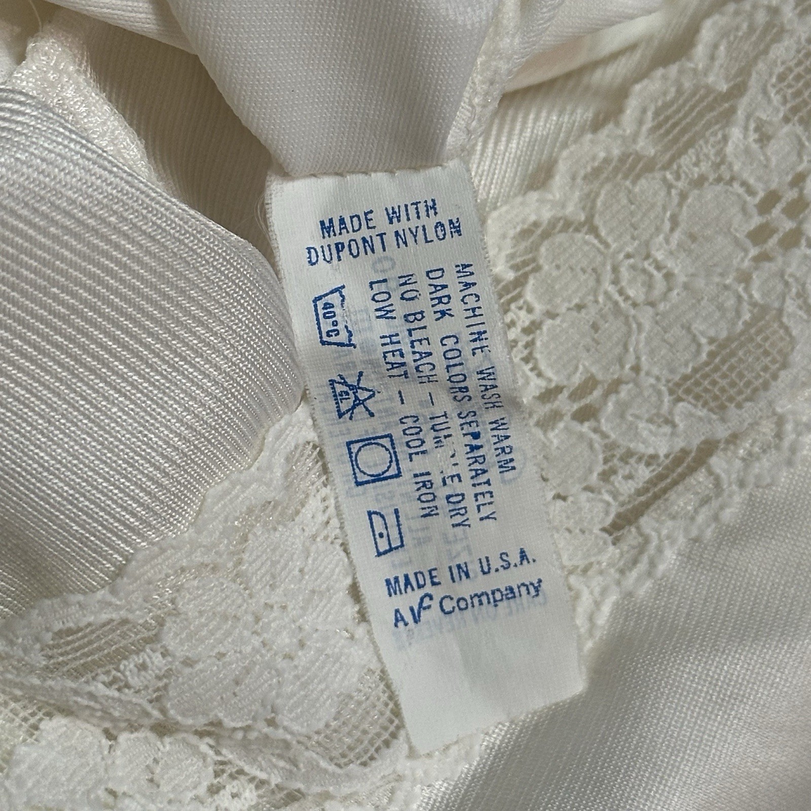 Vintage 1960s Vanity Fair Off White Nylon Full Slip Lace Made in USA Size 40