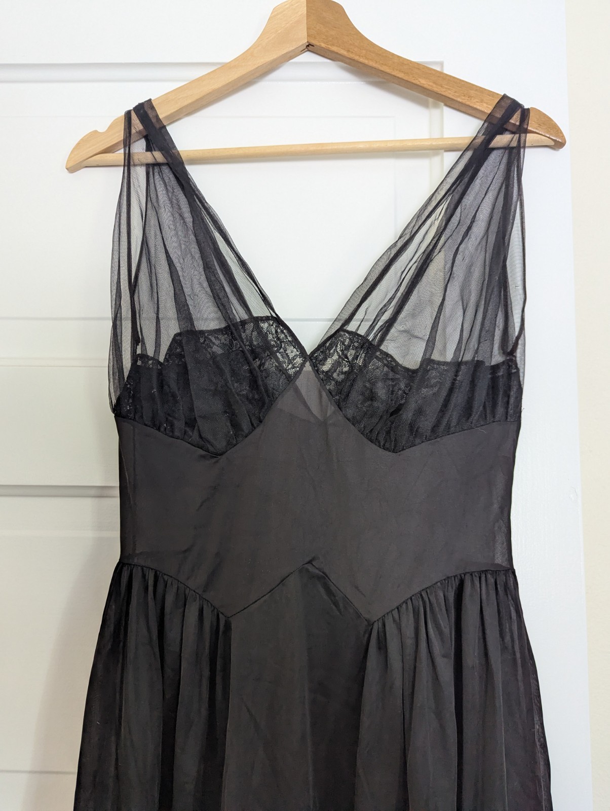 Vintage 1950s Vanity Fair Nylon Black Lace Sheer Full Slip Dress Night Gown 32