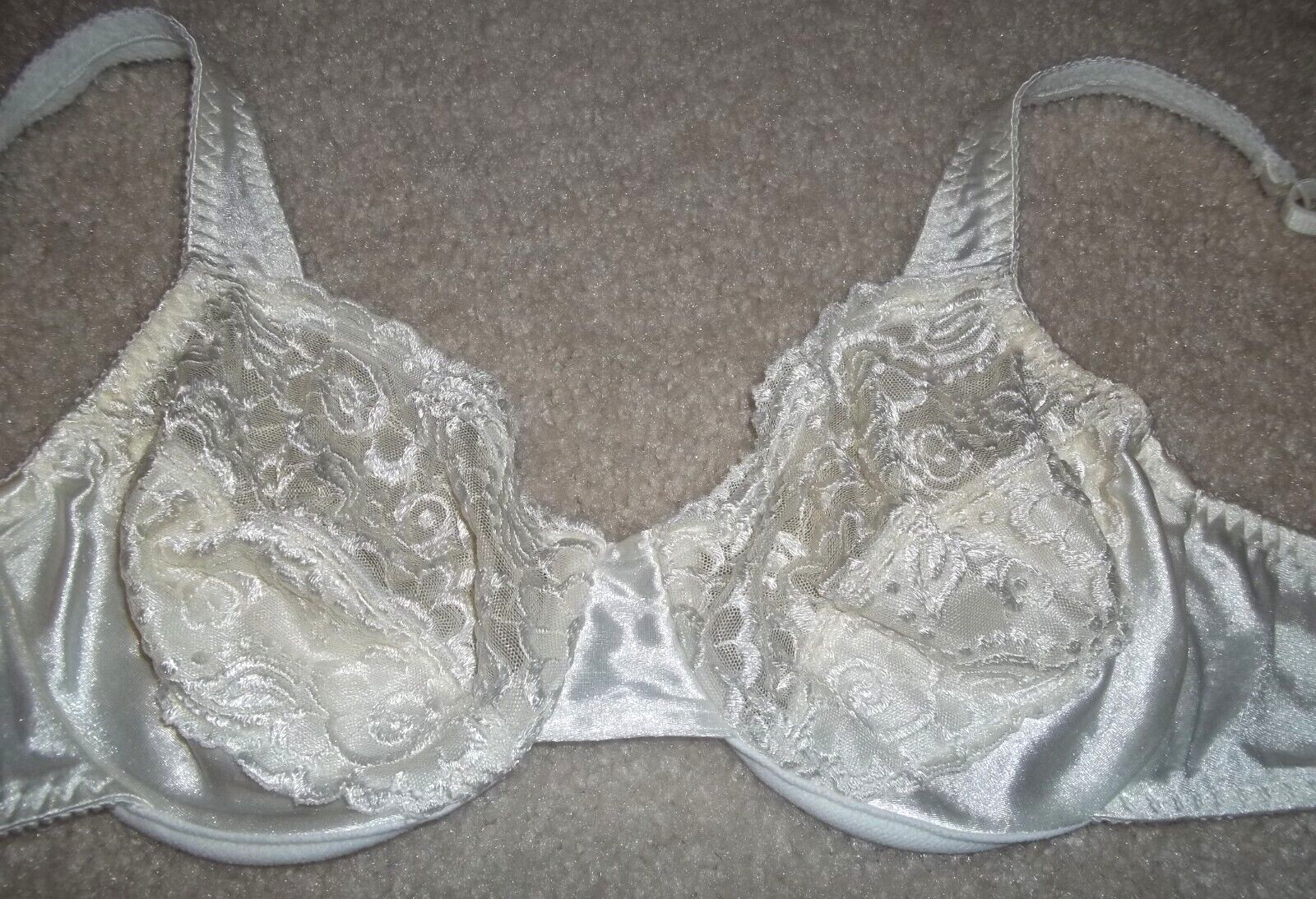 Vtg VASSARETTE 75-014 Second Skin Satin Embroidered Lace Floral 34C Bra ~ White