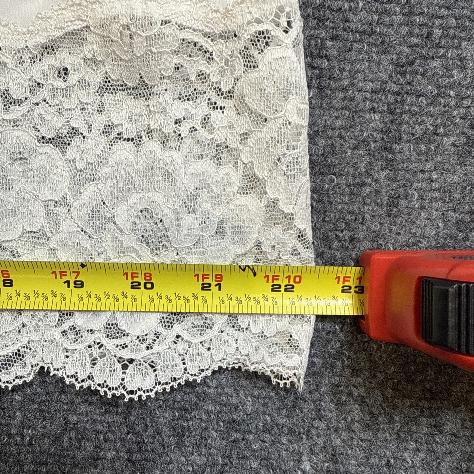 Vintage Lace Trim Pembrooke 36R 1960/70&rsquo;s Mid Century Slip Coquette White Nylon