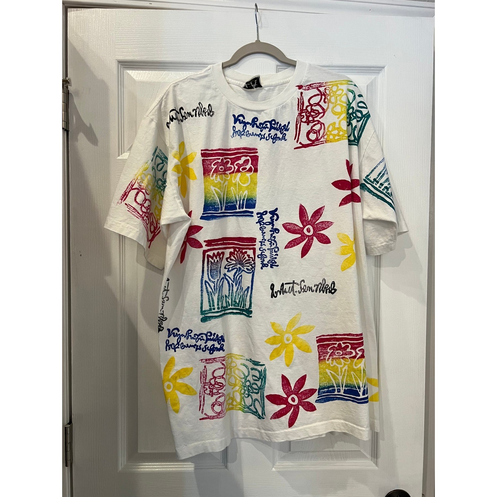 Vintage 90s L.A. Transfer Abstract Floral Graphic Tee Oversized Artsy Boho Shirt