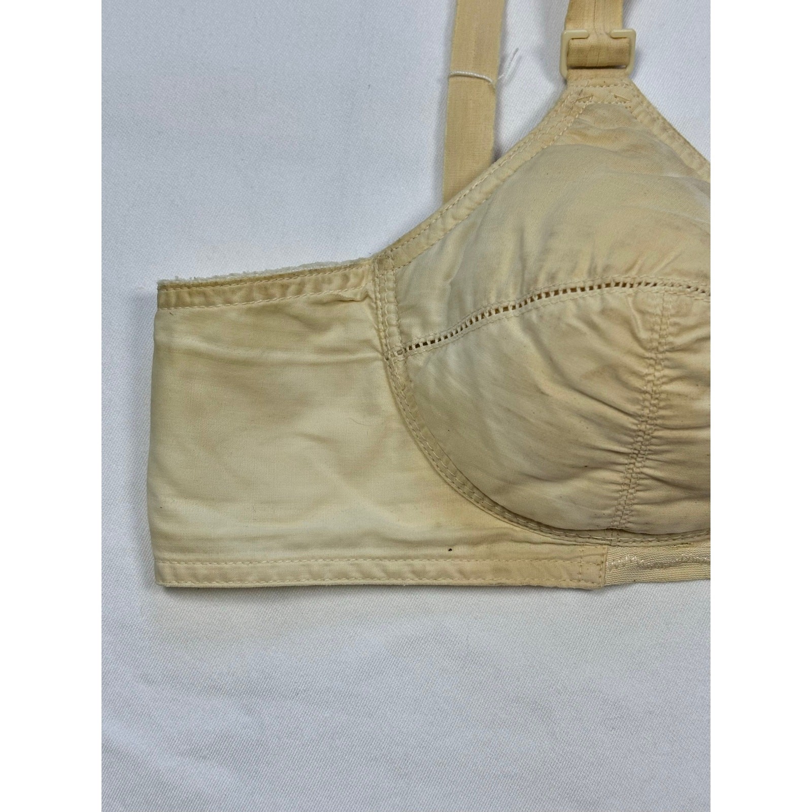 Vintage 1940s Cotton Bullet Bra Wireless Pointed Cup Cream WW2 Brassiere As Is