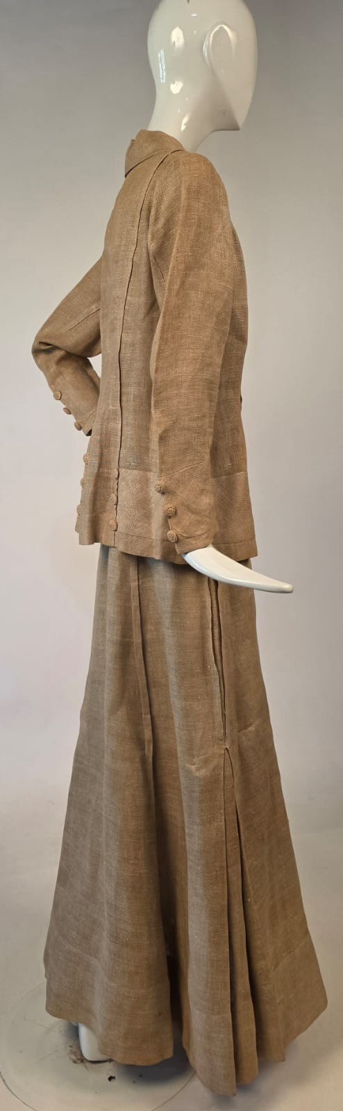 EDWARDIAN 2 PC BUTCHER’S LINEN WALKING SUIT DRESS W KNIT COVERED BUTTON DETAIL