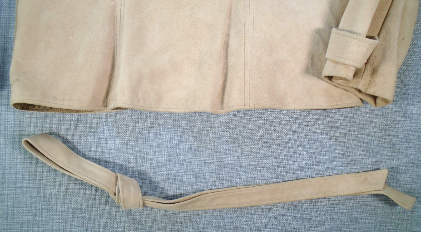 Leathers by New England Women&rsquo;s Jacket Vintage 19&Prime; x 25&Prime; Made in USA, Has Wear
