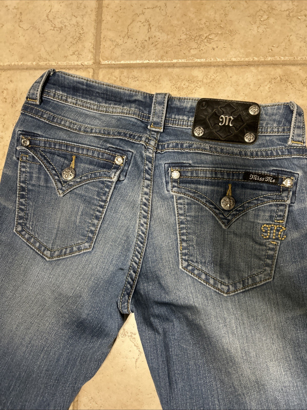 Miss Me Jeans Used Missing A Button On Back See Photos Size 25 Waste ￼