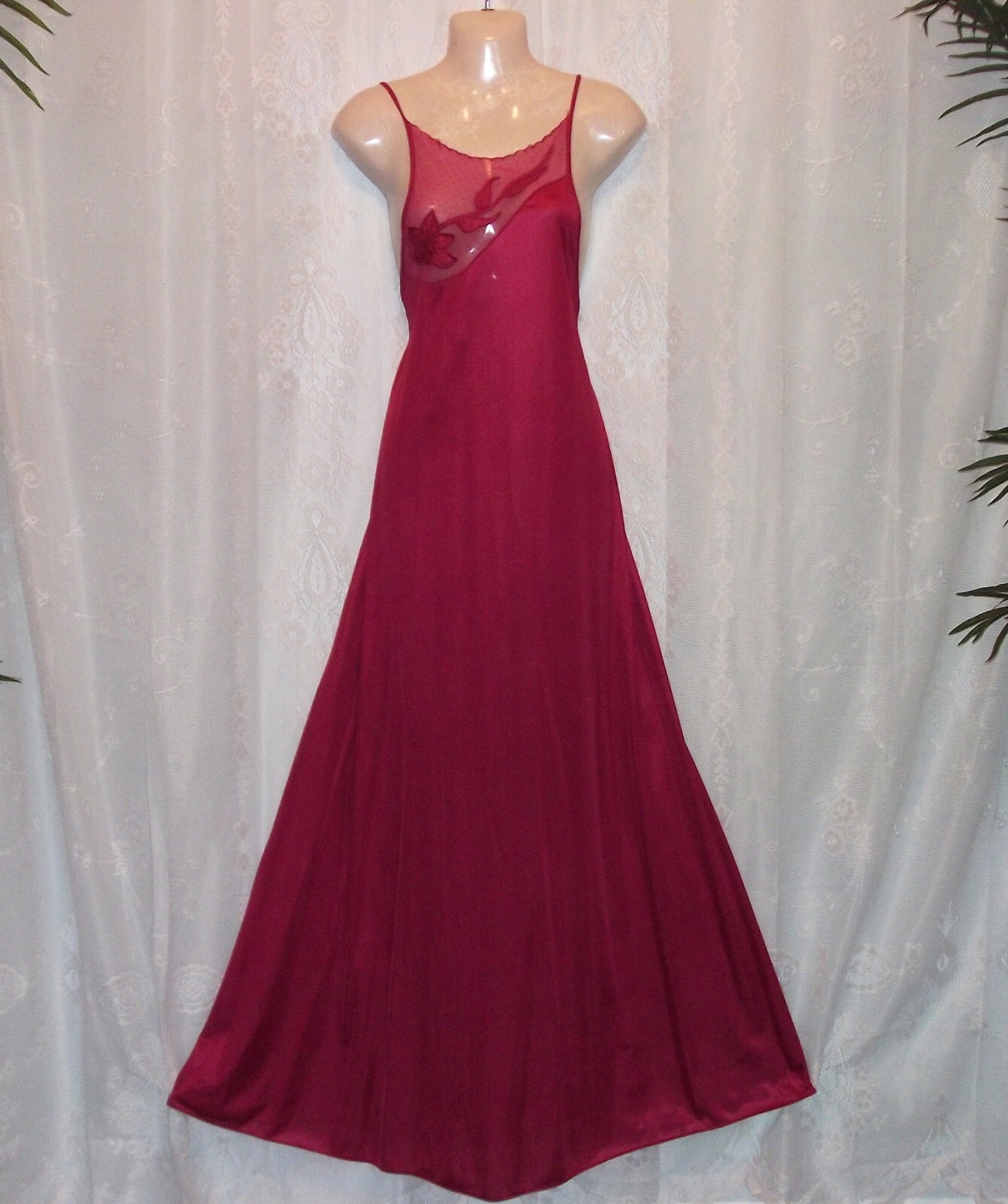 Med.-Lg.Polka dot bodice,satin flower,long,vintage nightgown,negligee,nightie