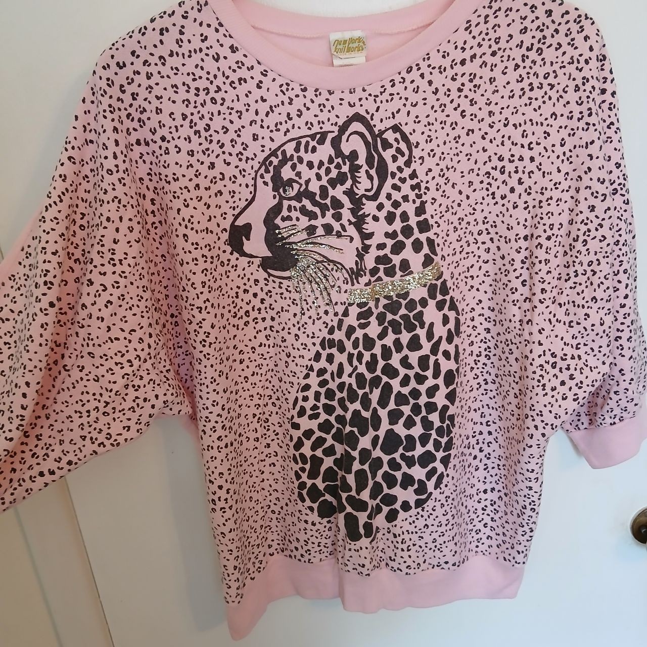 VTG &rsquo;80s Leopard Cat Graphic Print Pink Dolman Sleeve Shirt Glitter Valley Girl