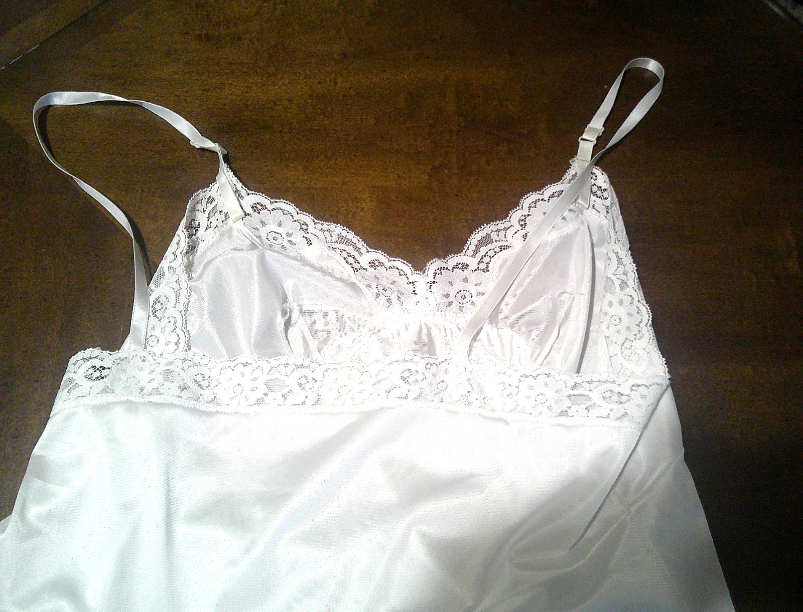 Vtg Vasserette Full Slip Womens 38F Underneath It All Lace Trim Adjustable