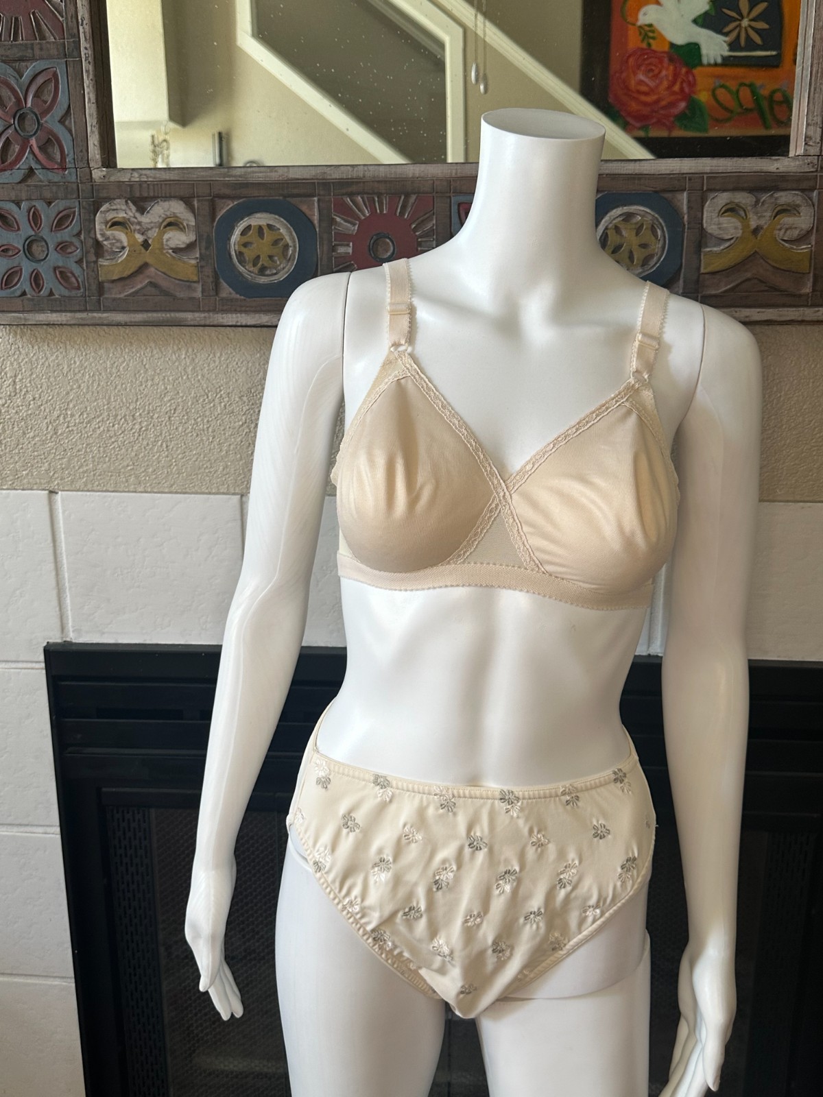 Collectible L Warner&rsquo;s Flower Charms bottoms matching braziers lingerie set