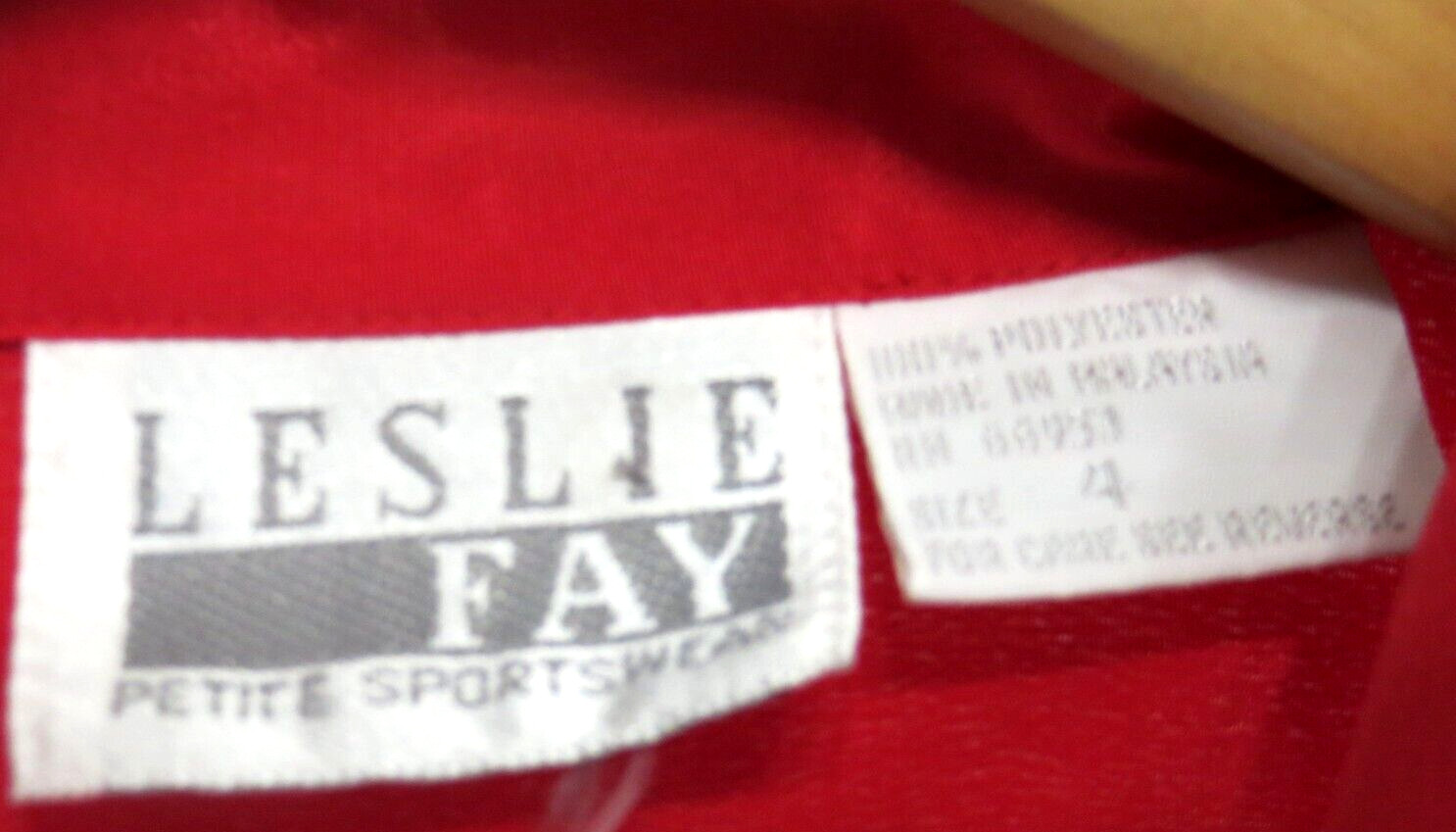Vintage Leslie Fay Button Up Blouse Shirt Womens Petite Size 4 Small Bright Red