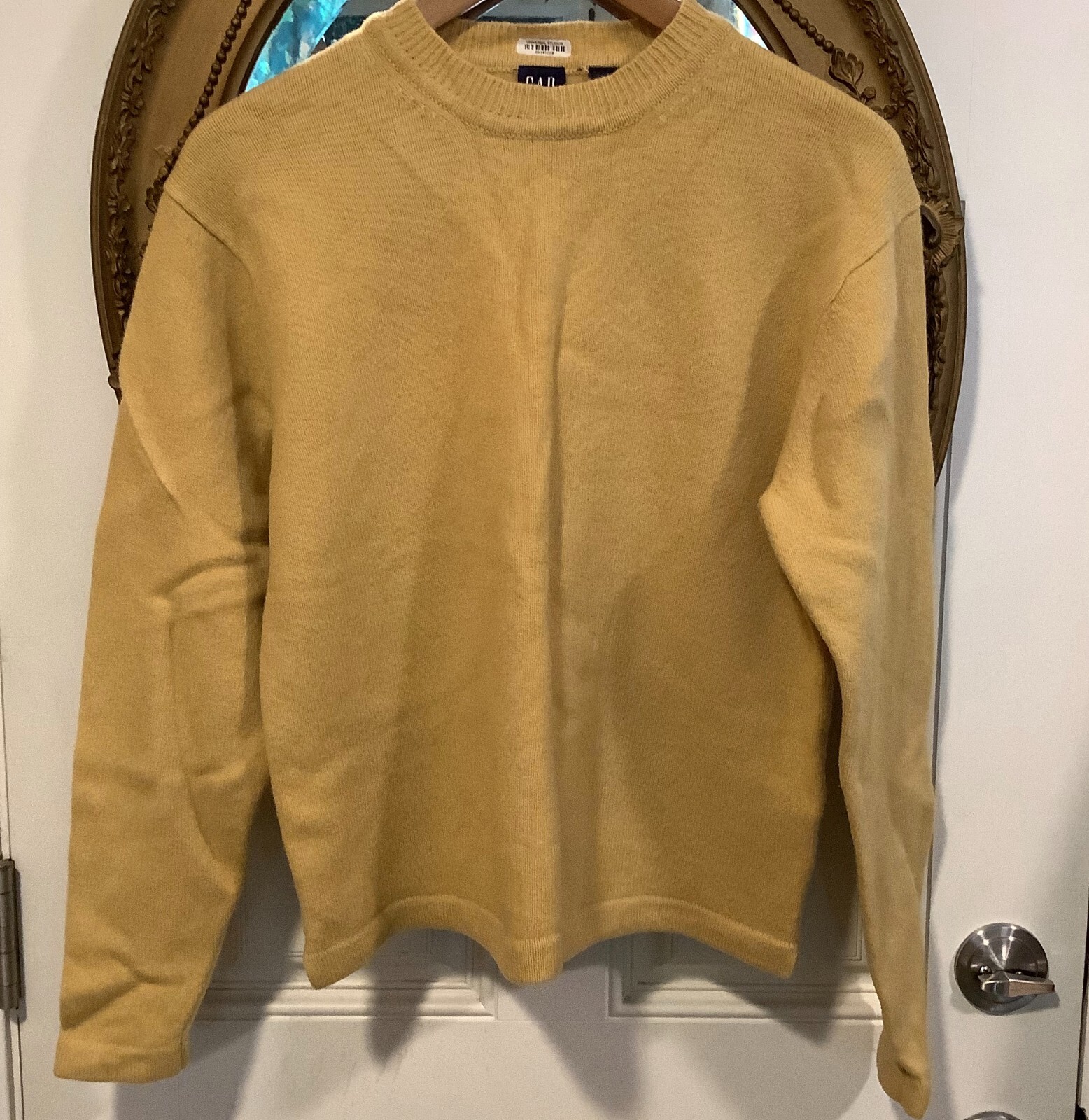 Gap 100% lambswool mustard pullover boxy sweater Universal Studios preppy S Y2K