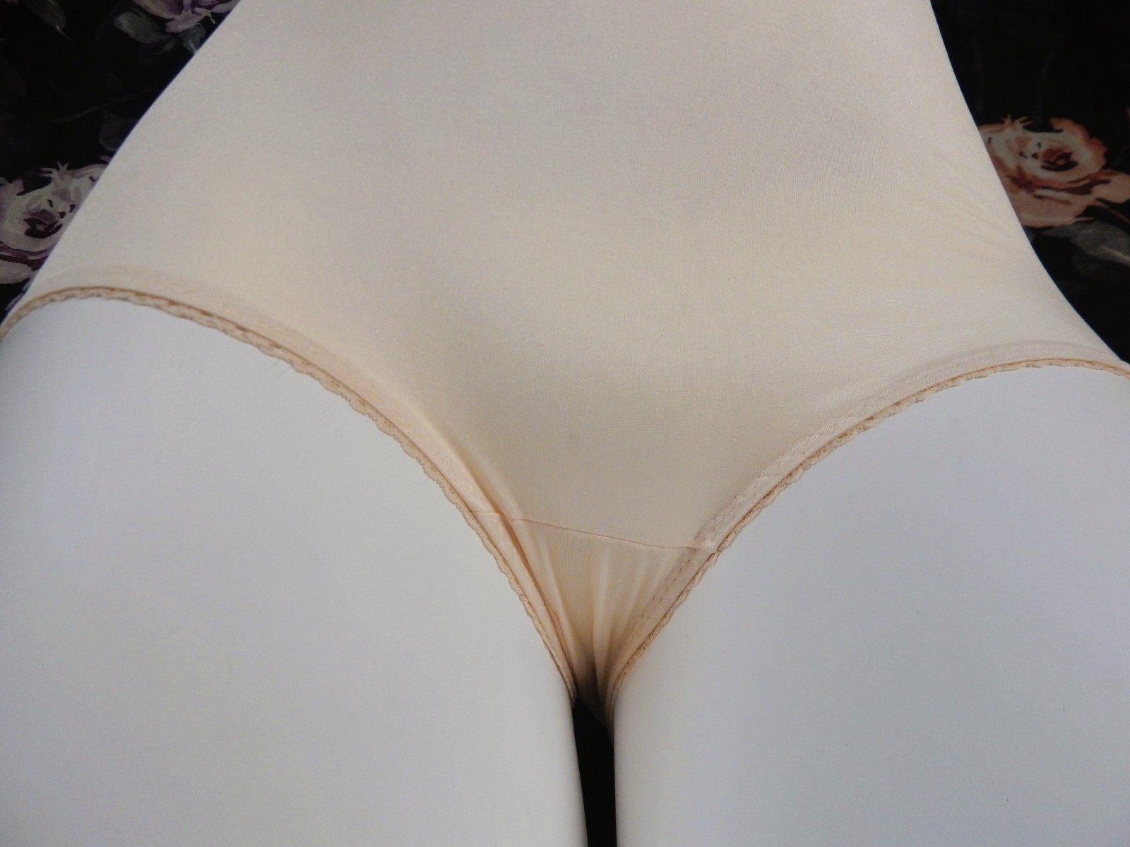 VTG Bali Panties Satin Brief Shaper Granny Panty, Size XXXL 35/36, Style 8500