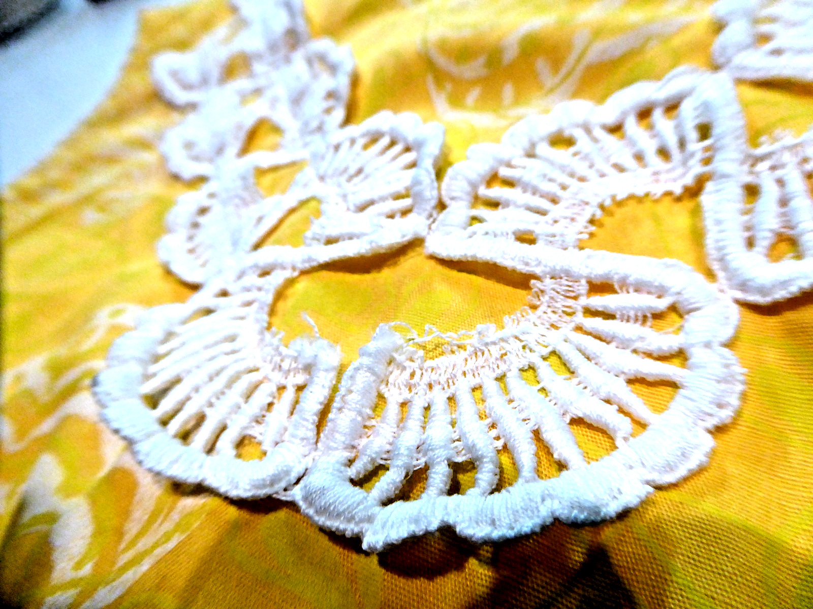 VTG 60s Flutterbye Mod Shift Dress Yellow Pique Shell Lace Summer Resort Sun S