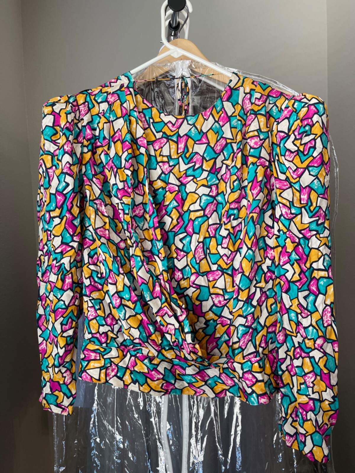 Vintage Flora Kung Silk Floral long puff Sleeve shirt . Multi color – Size 14