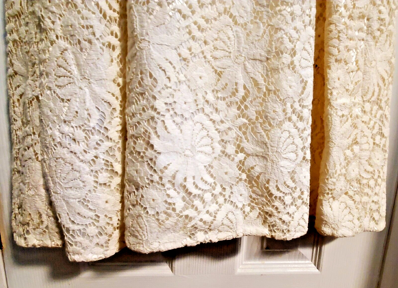 Vintage Ivory Cream Romantic Lace Elastic Waist Cuffs Custom Made Wedding Dress