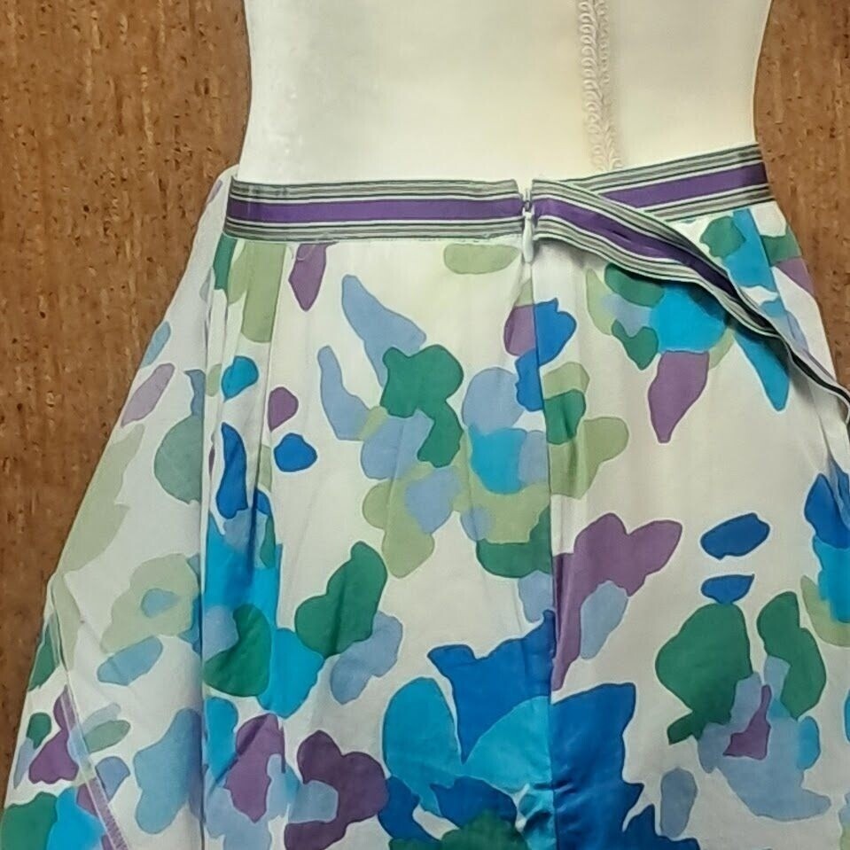 Vintage 60s PLAY BY LEON LEVIN 8 Mod Floral Wrap Skirt Side Zip Knee Length