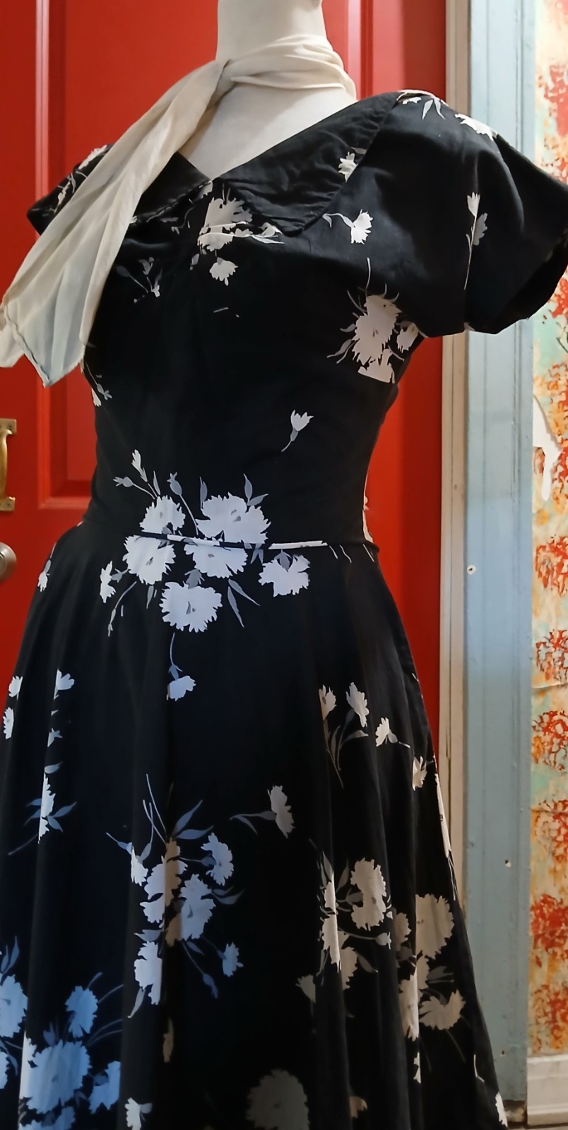 VTG 1950s Ann Marsh NY Fit To Flare Cotton Floral Scarf Neckline Day Dress XS