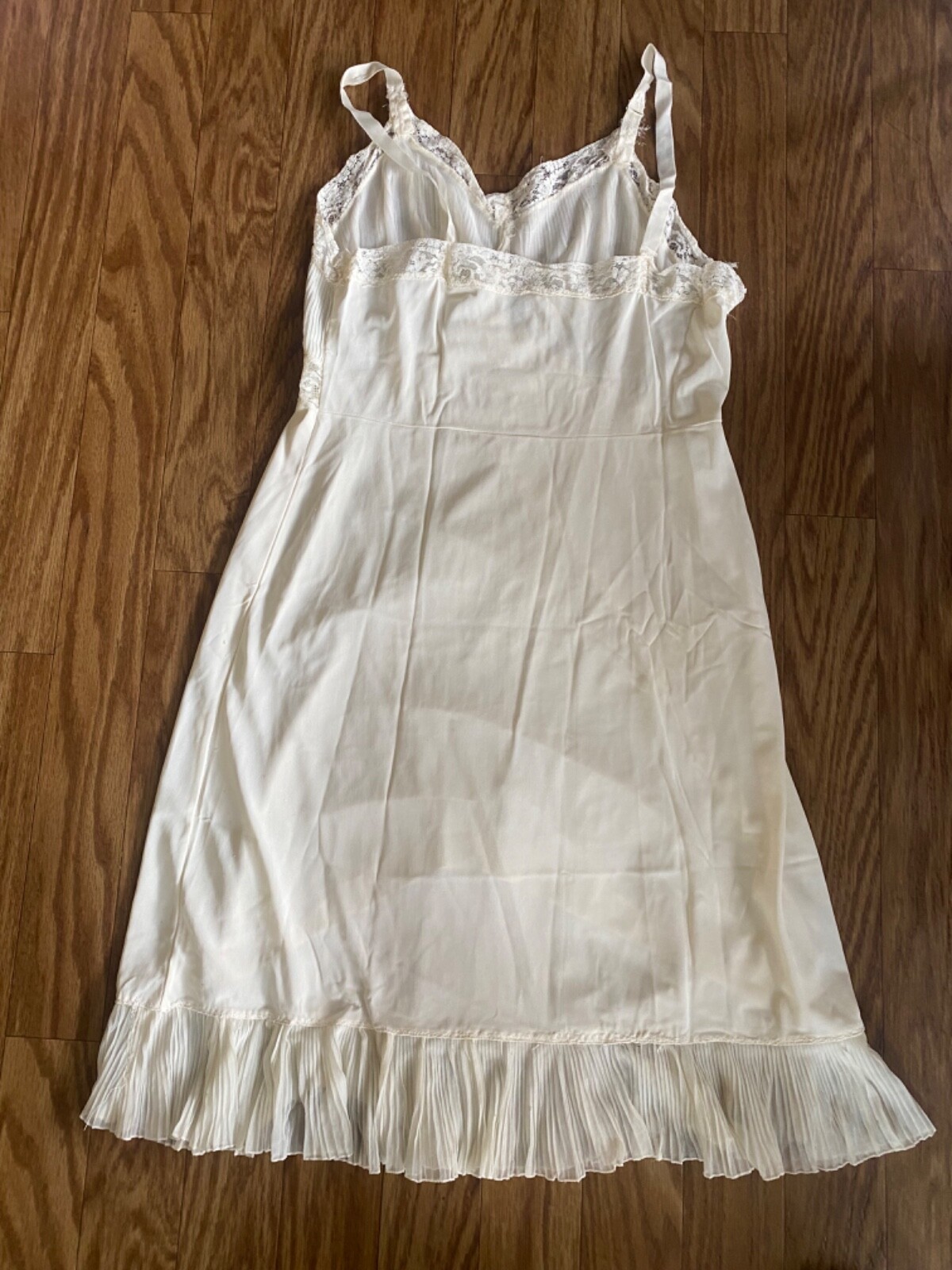 Vtg Charmode Cream Womens Slip
