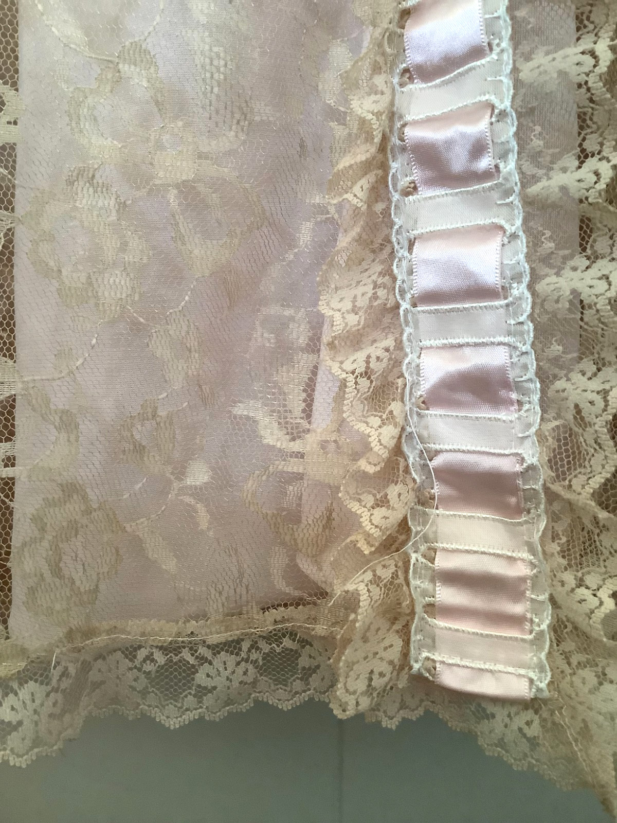 Vintage Original ODETTE BARSA Pink Lace Long Dressing Gown Robe 60s 70s Glamour