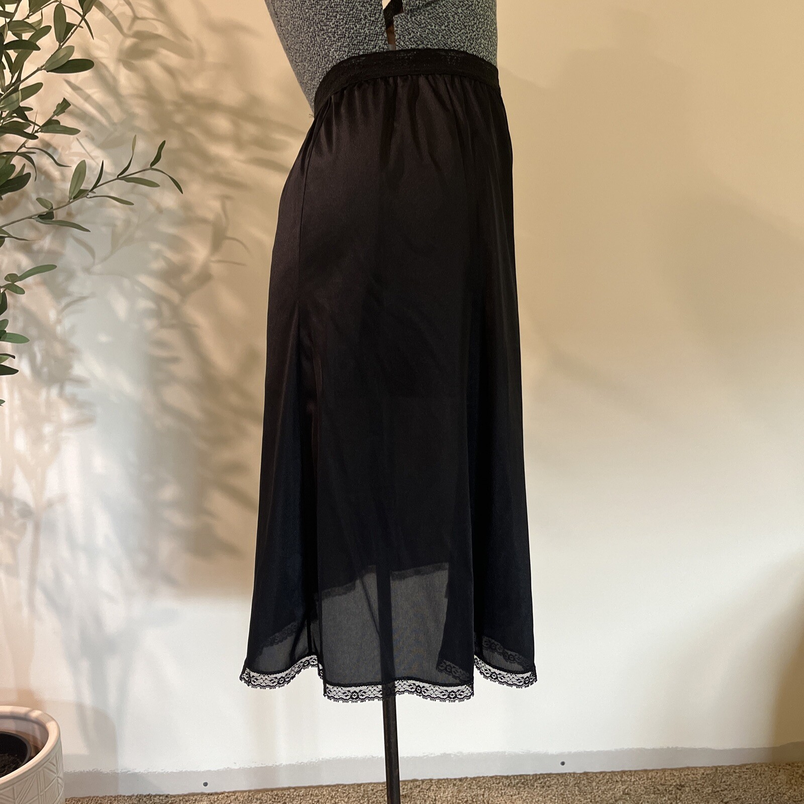 Vintage Powers Model Black Rayon Half Slip w Lace Size Small 23 In Long